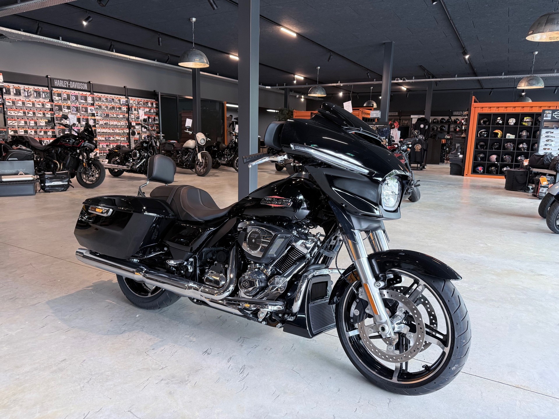 HARLEY-DAVIDSON FLHX Street Glide 117