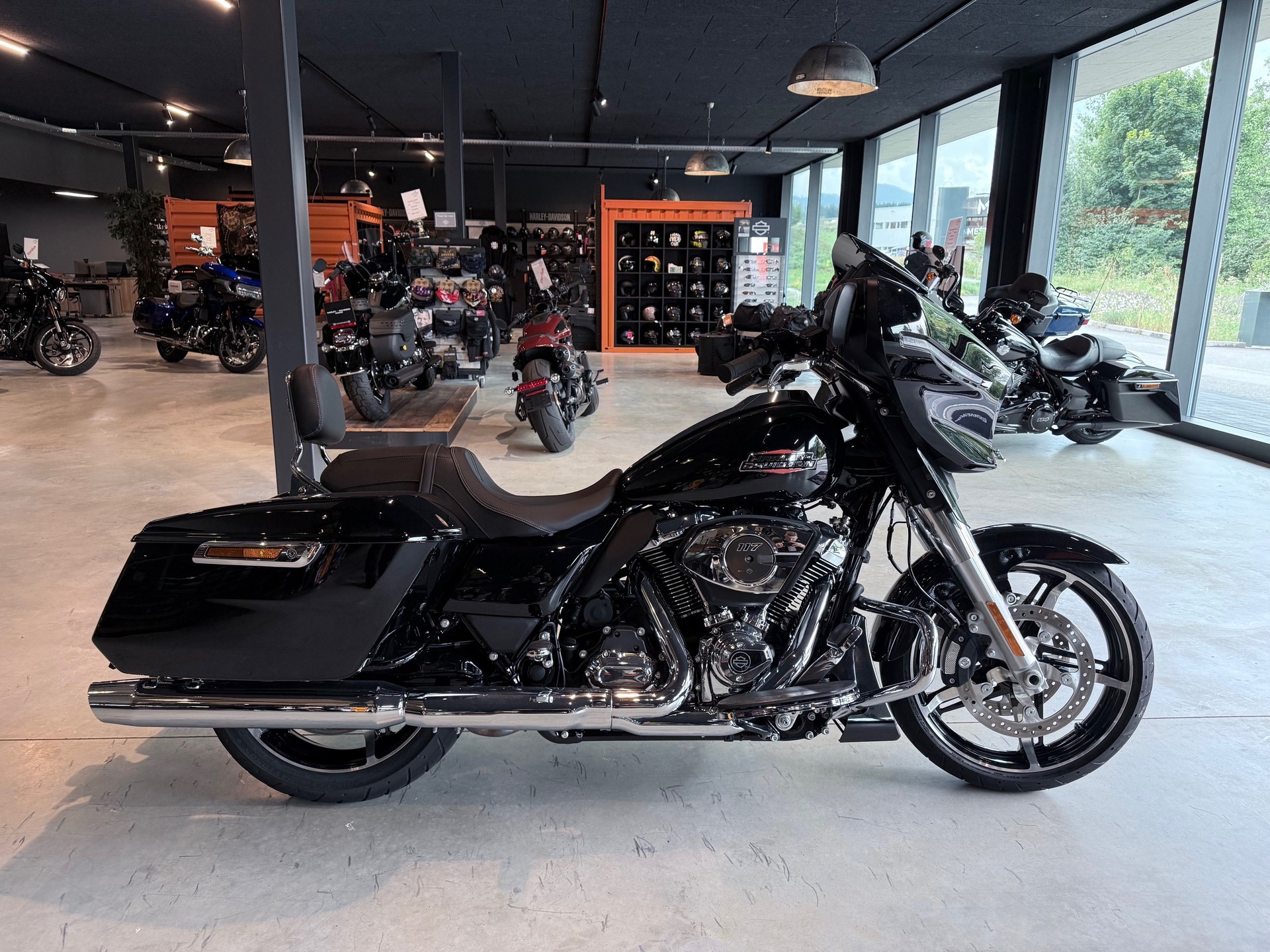 HARLEY-DAVIDSON FLHX Street Glide 117-showroom-element-1