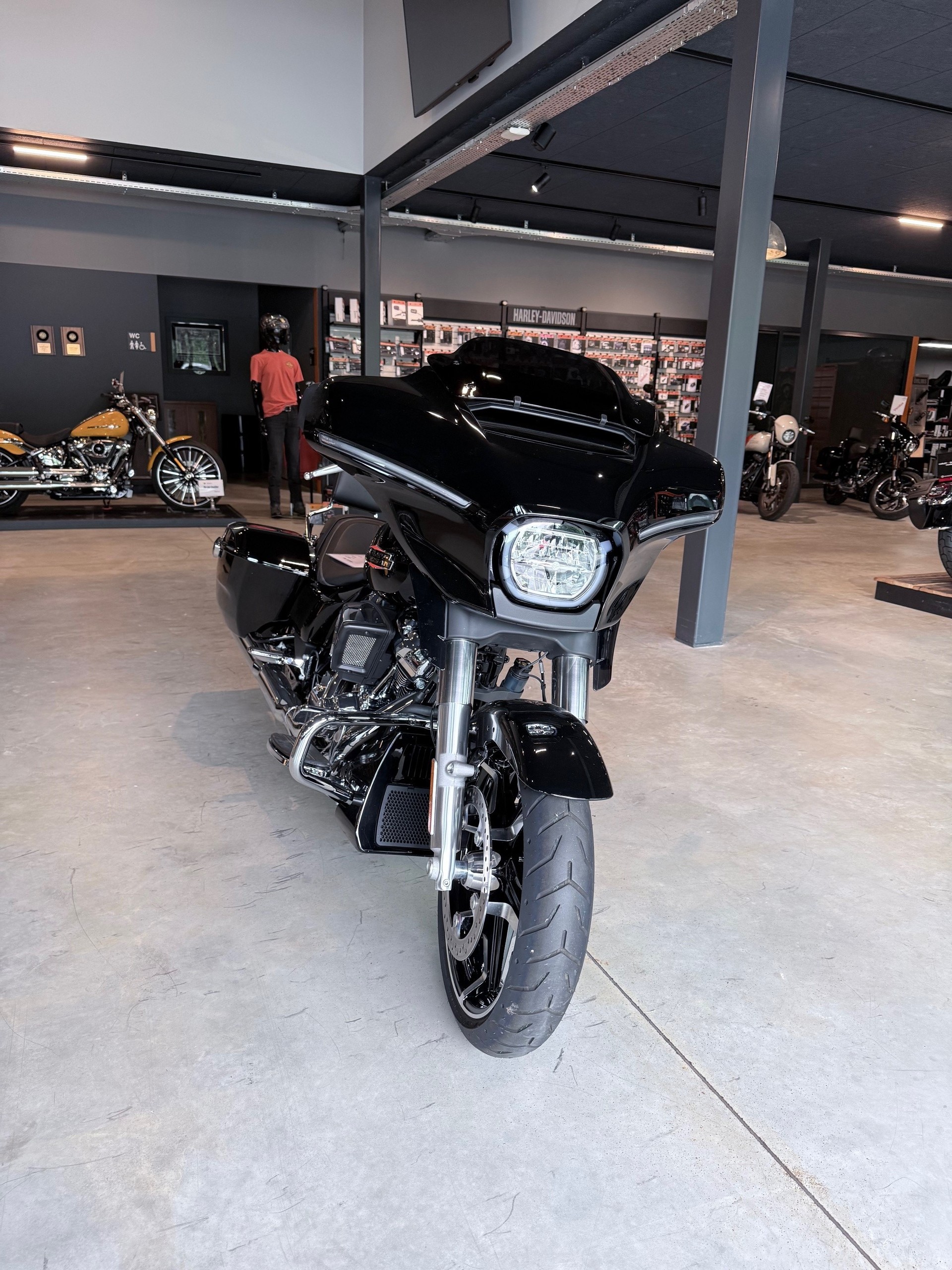 HARLEY-DAVIDSON FLHX Street Glide 117-showroom-element-2