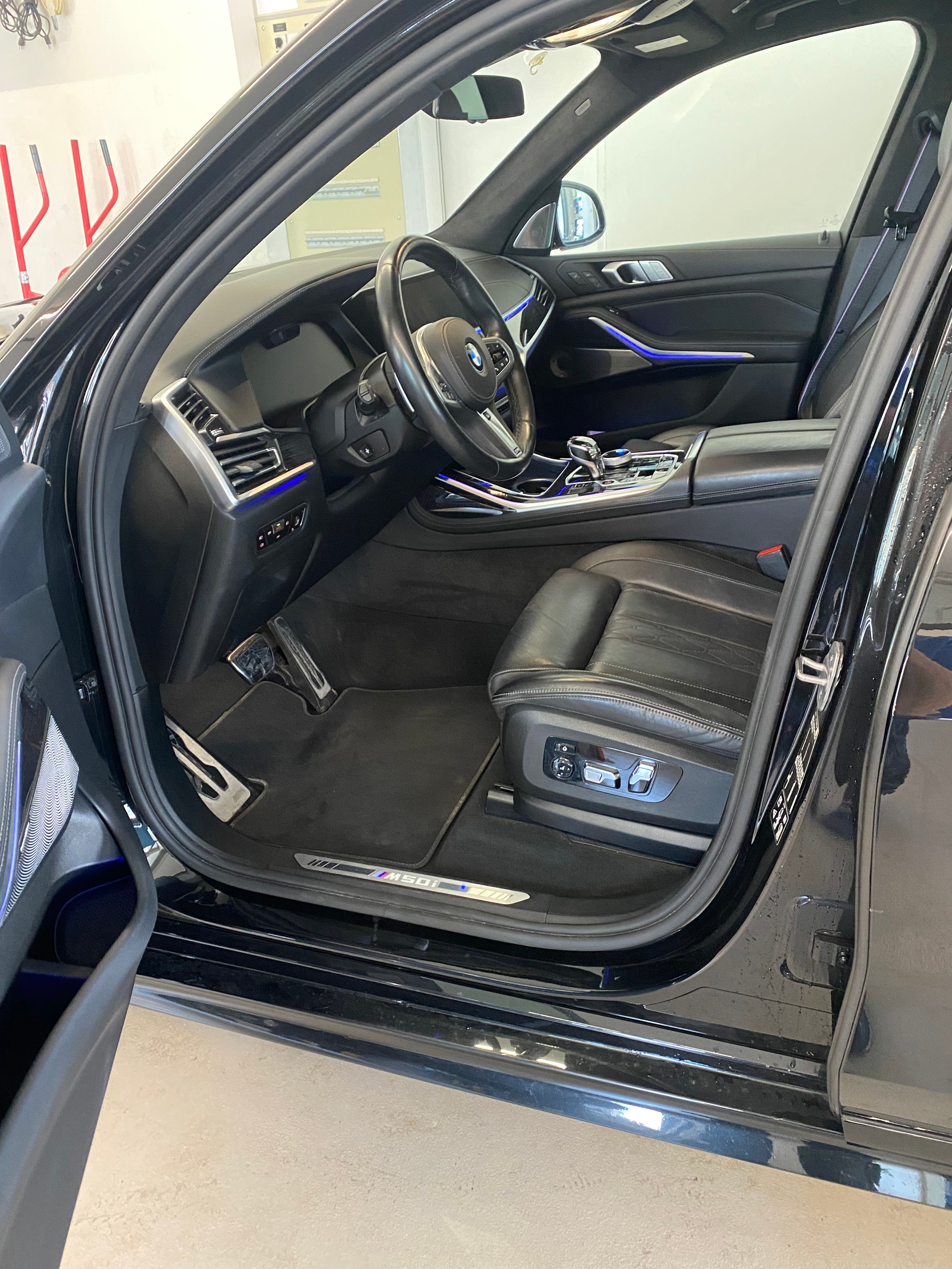 BMW X7 xDrive M50i Steptronic-image-5