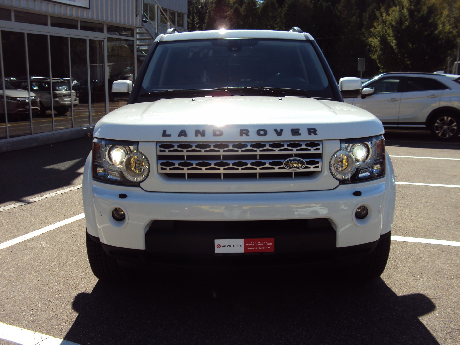 LAND ROVER Discovery 3.0 SDV6 HSE Automatic-image-2