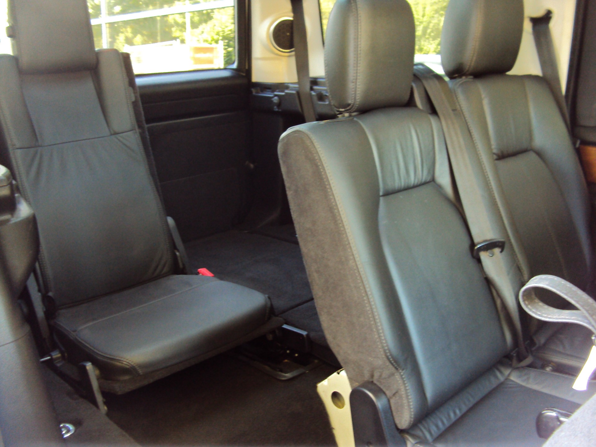 LAND ROVER Discovery 3.0 SDV6 HSE Automatic-image-14
