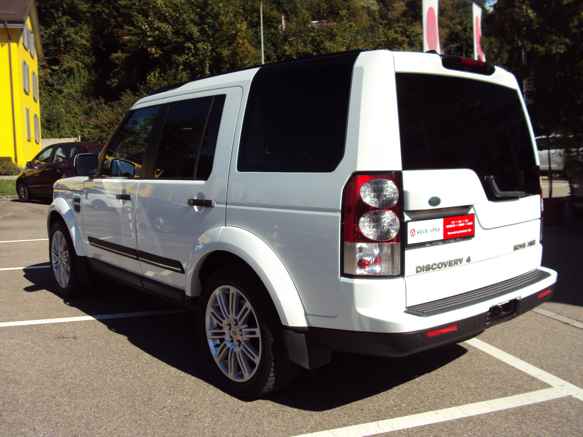 LAND ROVER Discovery 3.0 SDV6 HSE Automatic-image-4