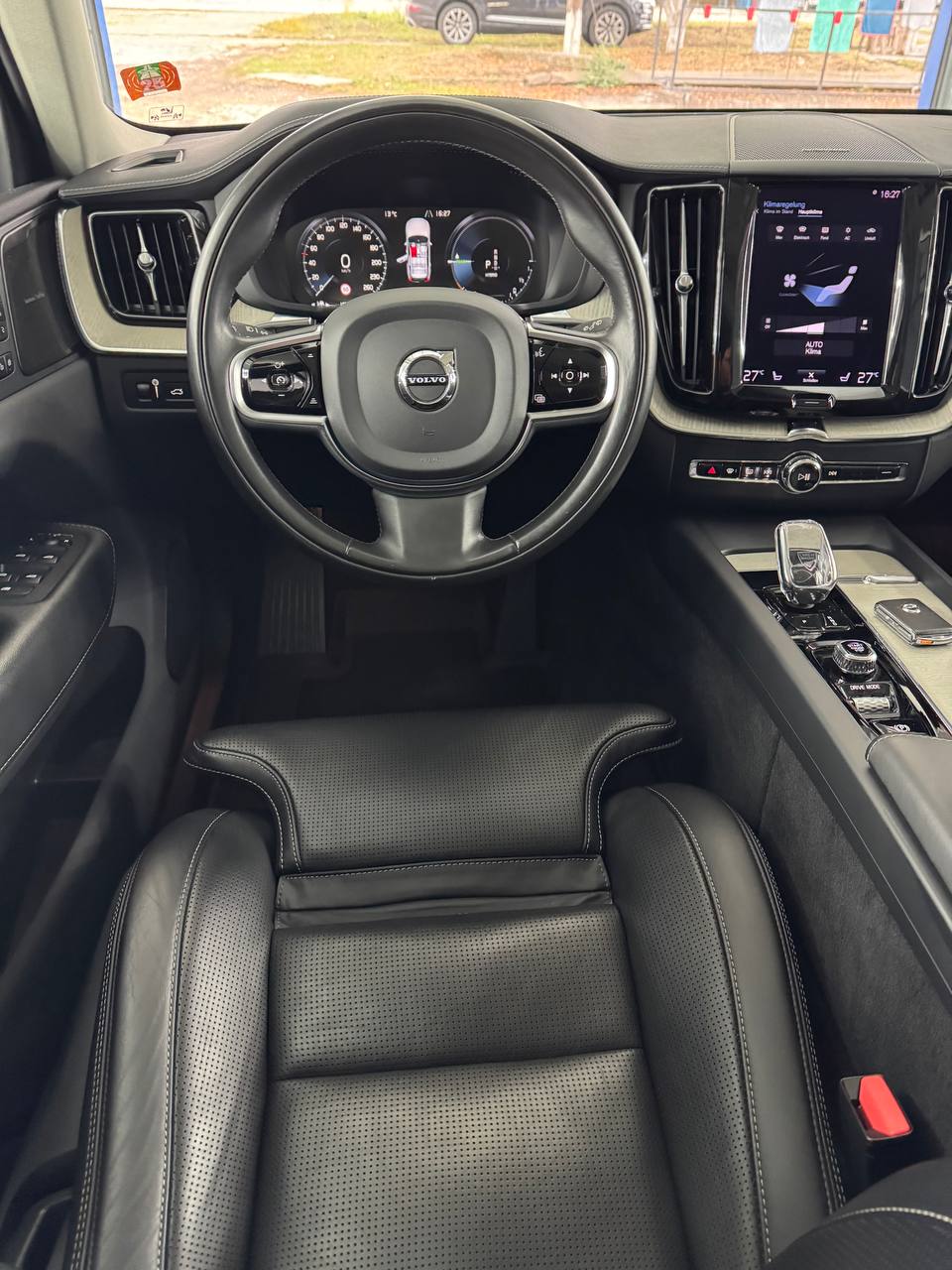 VOLVO XC60 T8 eAWD Inscription Expression Geartronic-image-8