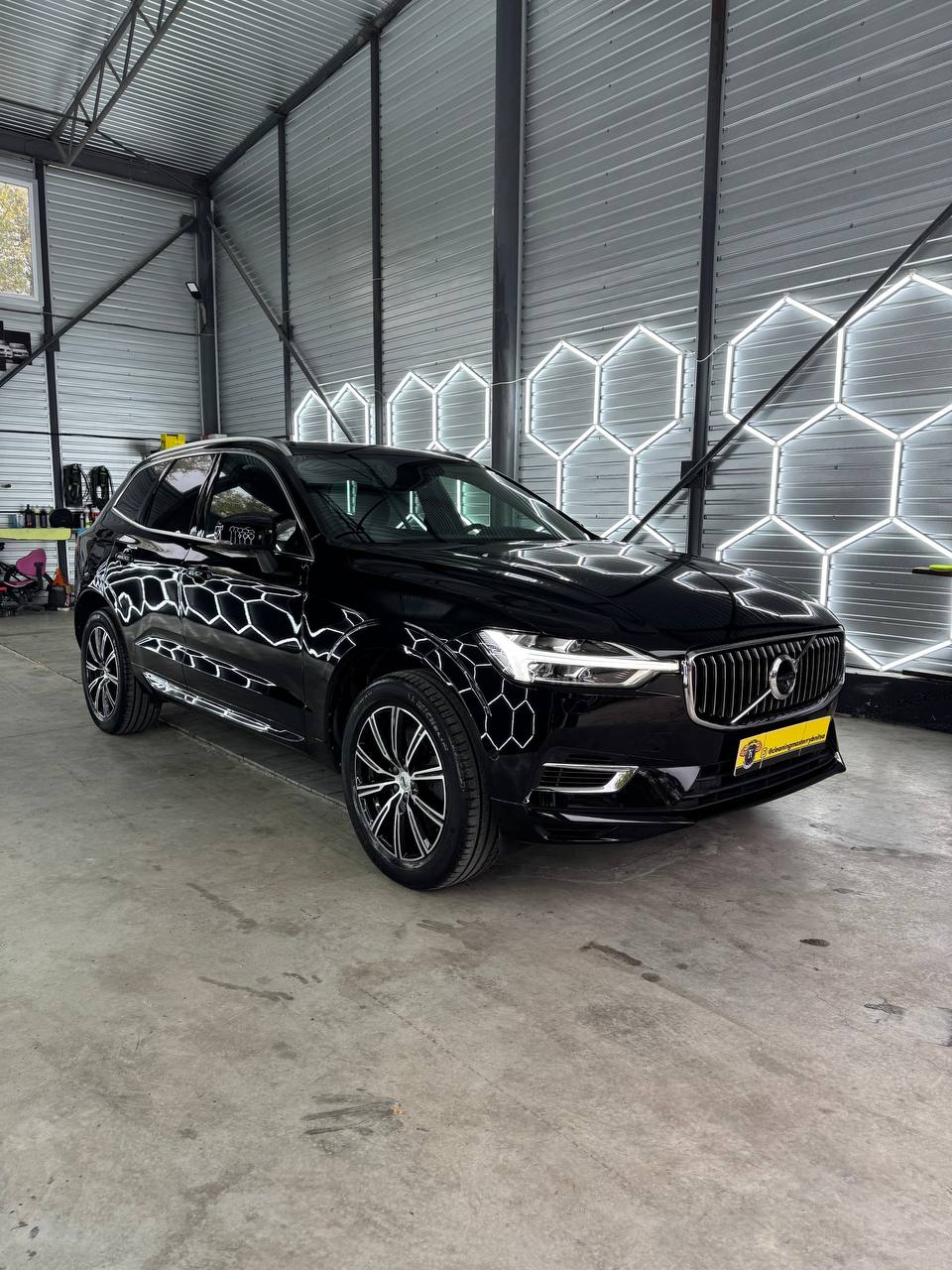 VOLVO XC60 T8 eAWD Inscription Expression Geartronic-image-2