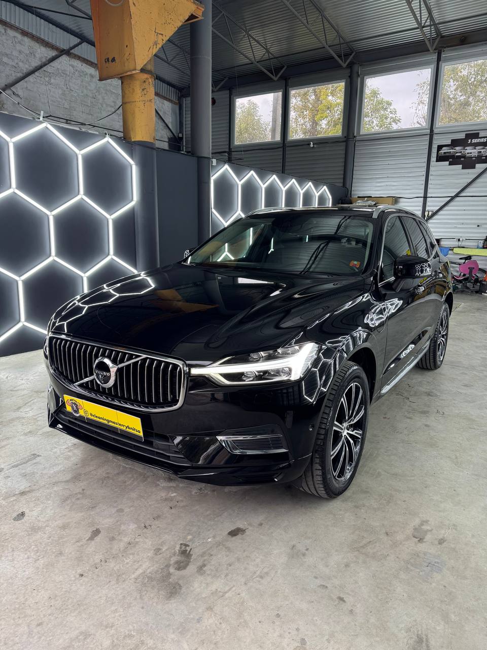 VOLVO XC60 T8 eAWD Inscription Expression Geartronic-image-1