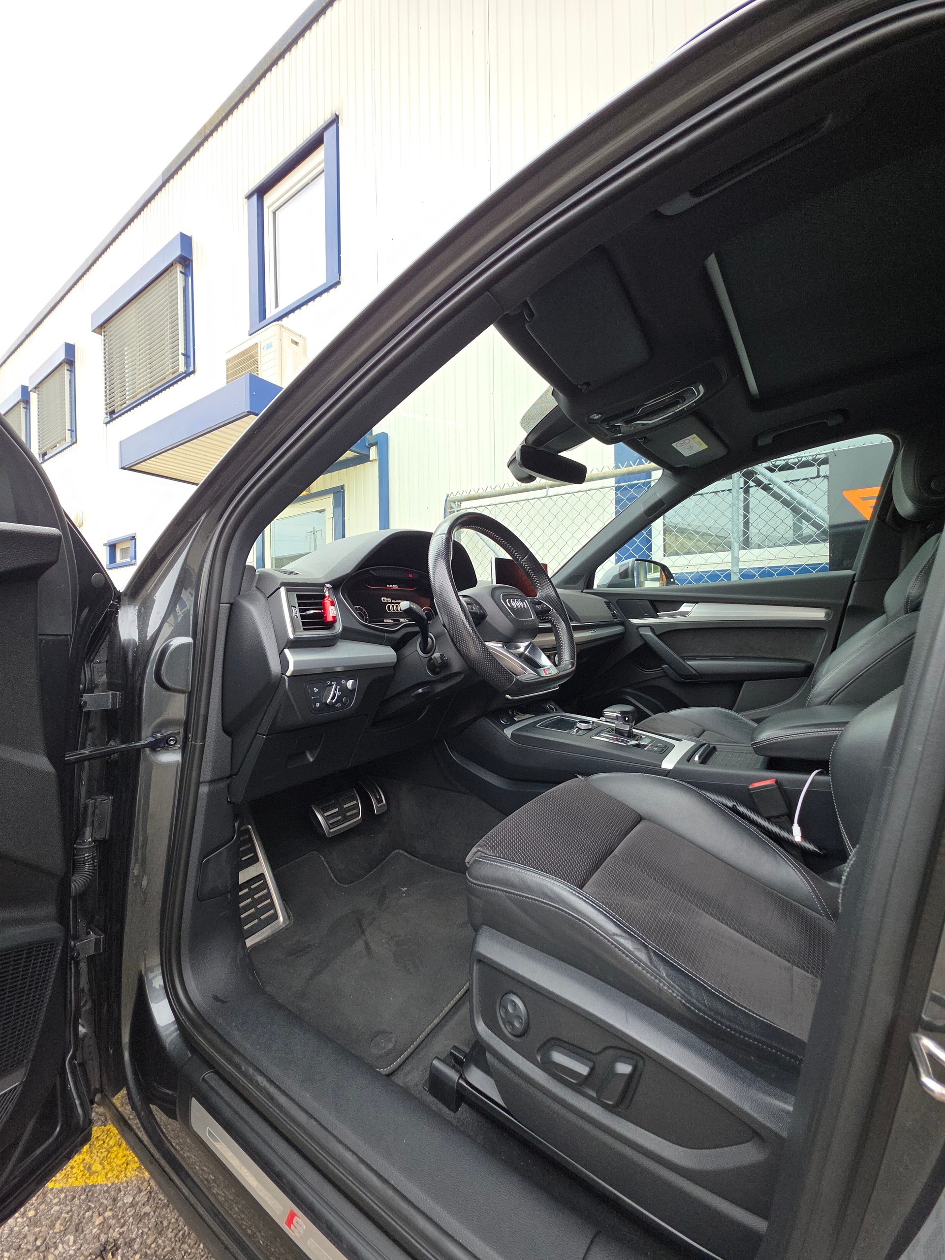 AUDI Q5 2.0 TDI sport quattro S-tronic-image-6