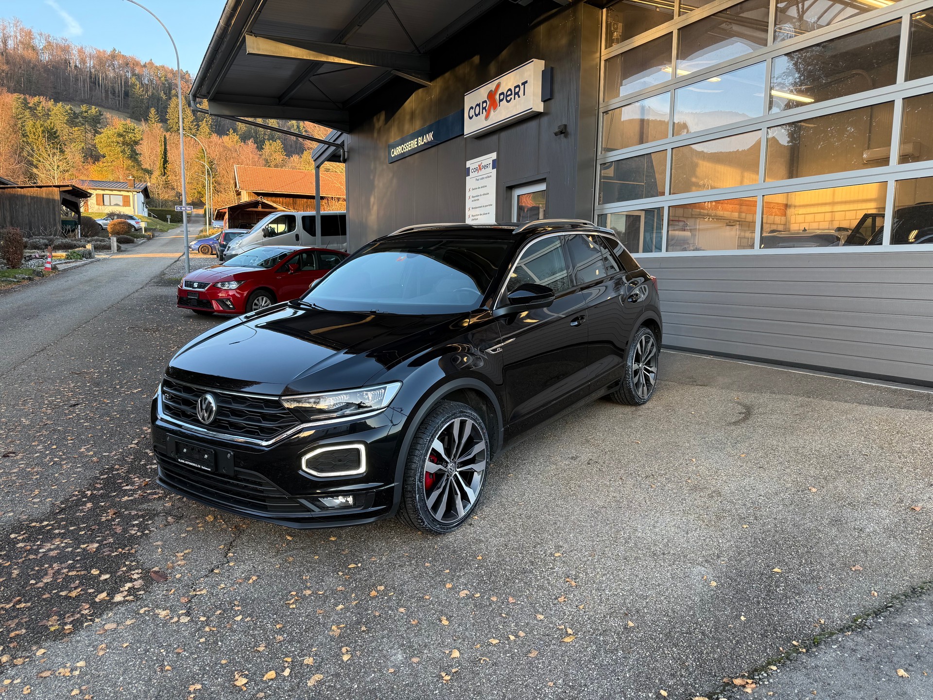 VW T-Roc 2.0 TSI Sport DSG 4Motion R-LINE / VENDUE VERKAUFT-image-3