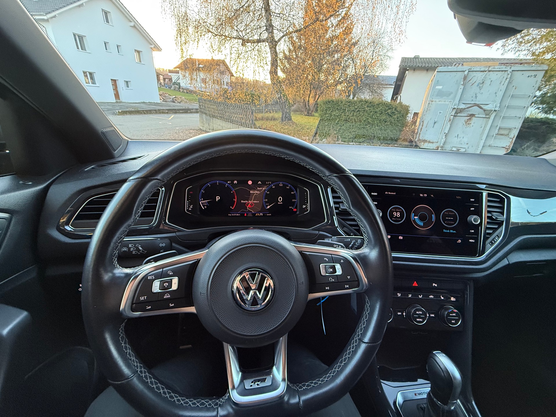 VW T-Roc 2.0 TSI Sport DSG 4Motion R-LINE / VENDUE VERKAUFT-image-11
