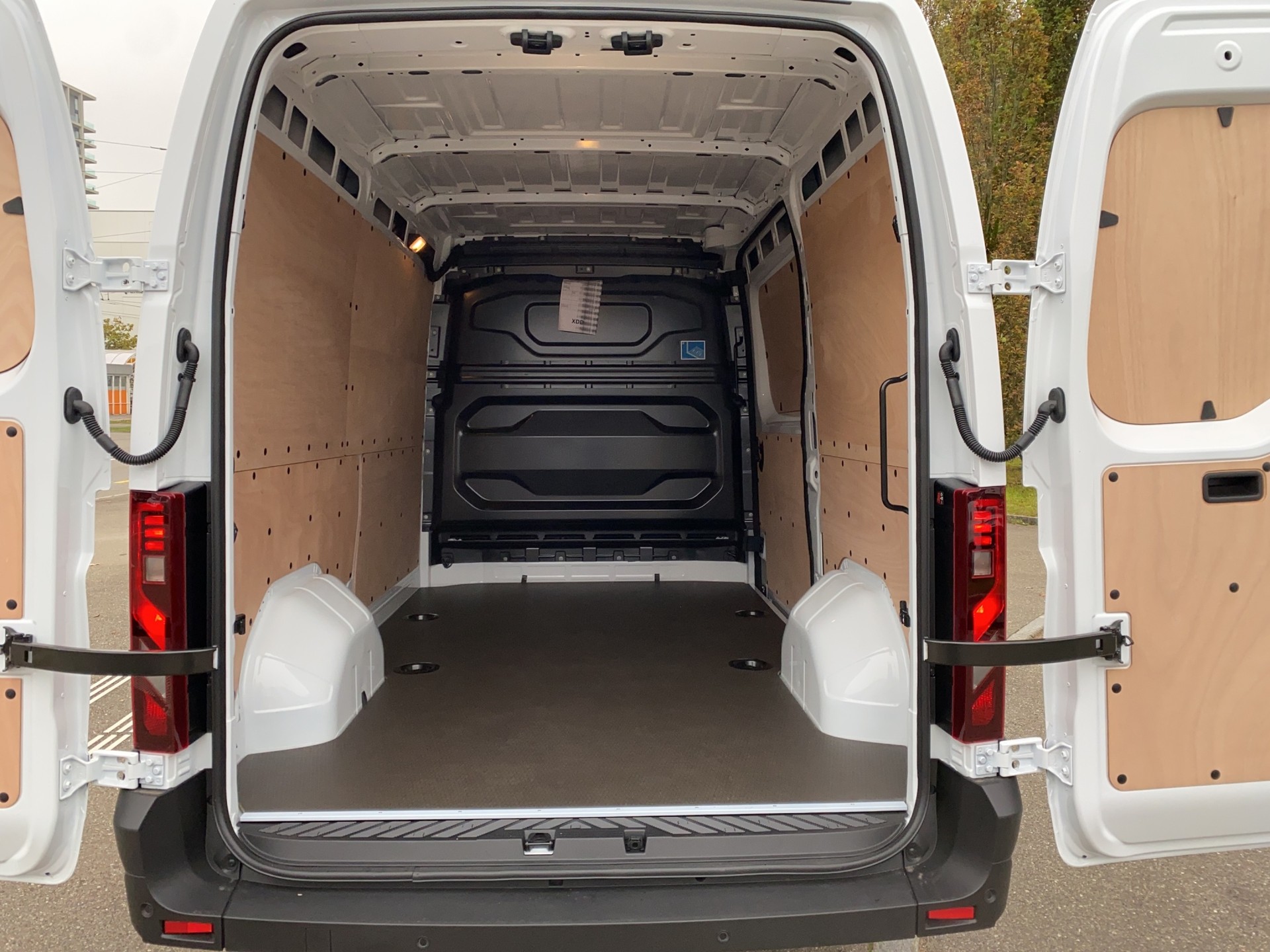 RENAULT Master T33 2.0 Blue dCi 105 L2H2 Advance-image-5