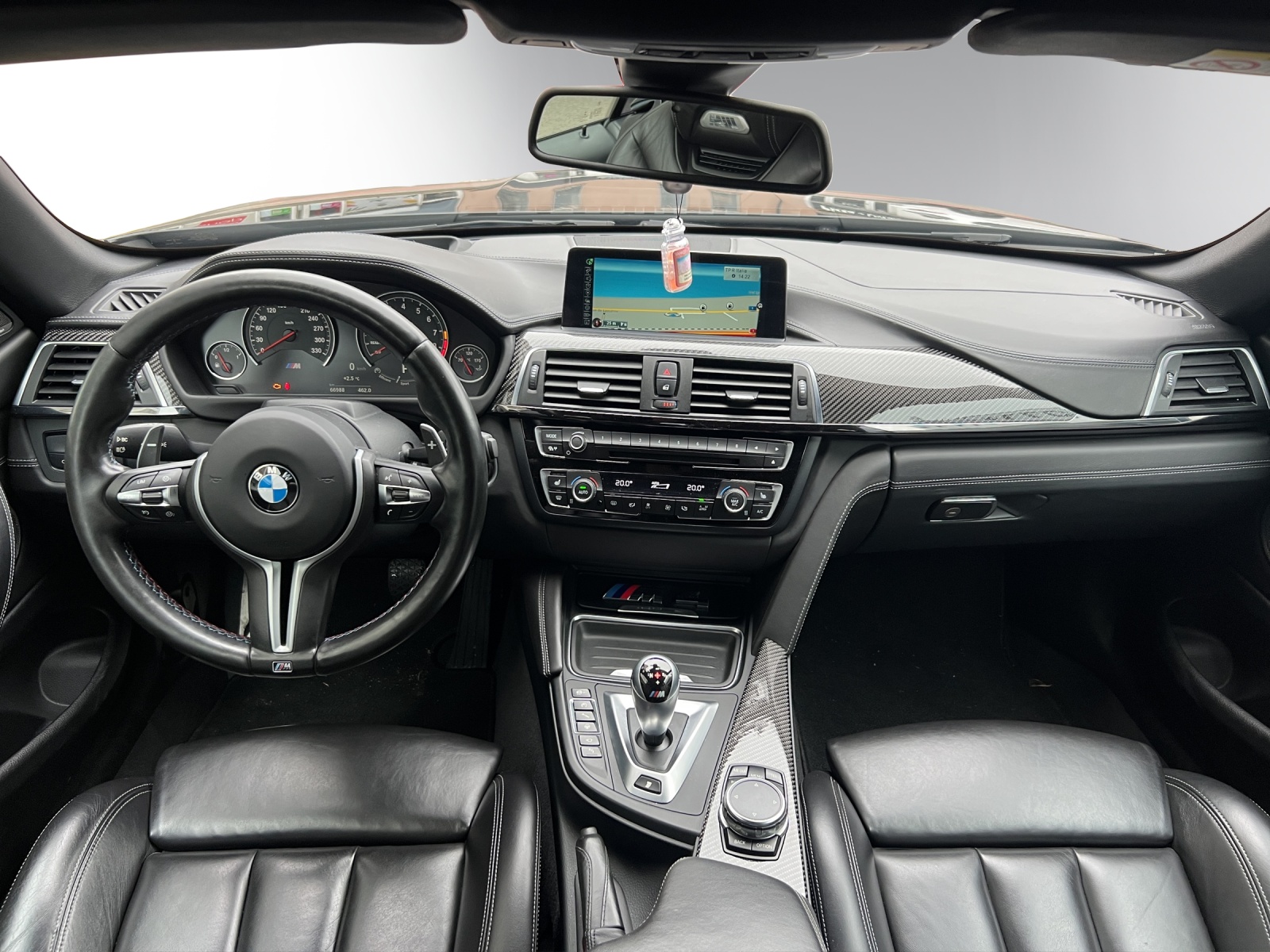 BMW M4 Cabriolet-image-10