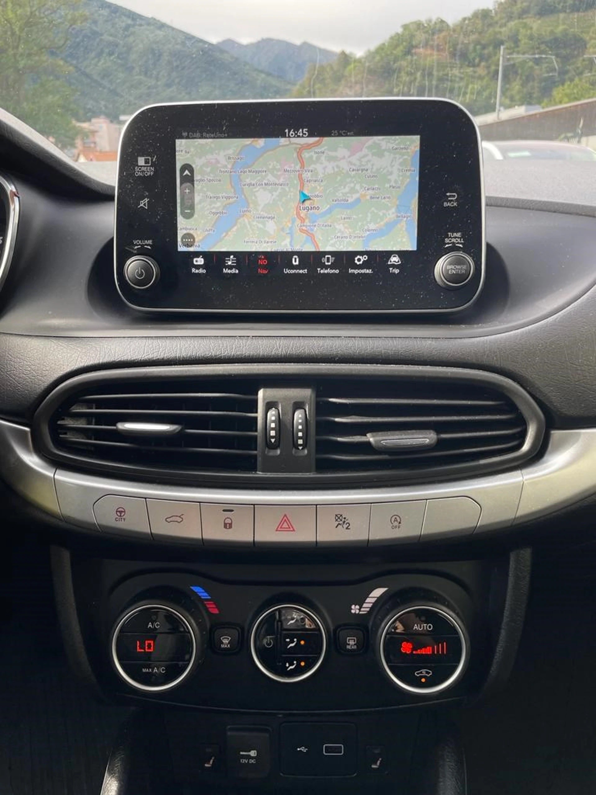 FIAT Tipo 1.6 MJ Lounge-image-10