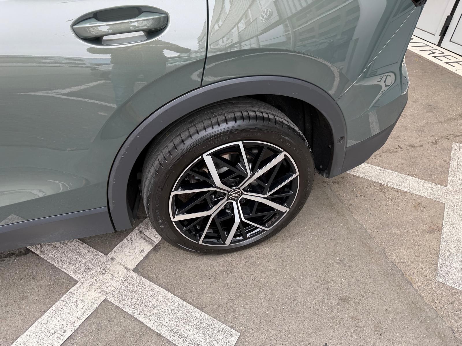 VW Tiguan 2.0 TSI DSG United 4Motion-image-3
