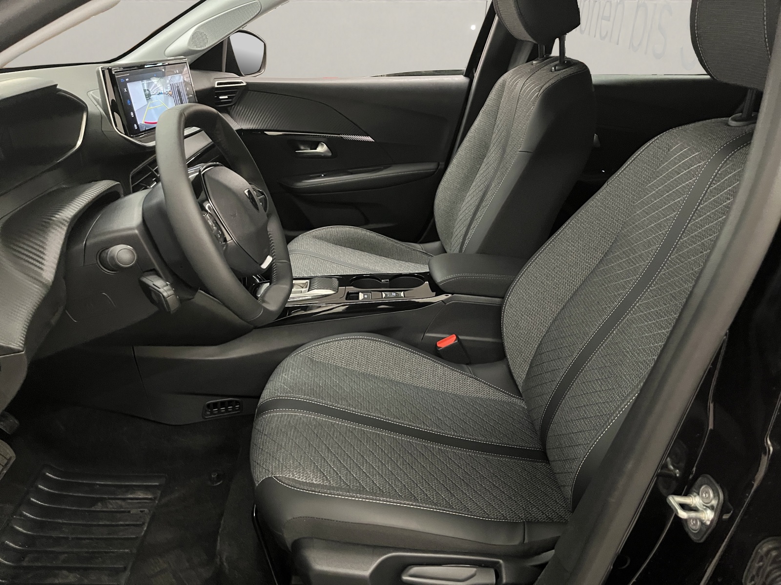 PEUGEOT 208 1.2 Hybrid Allure Premium-image-4