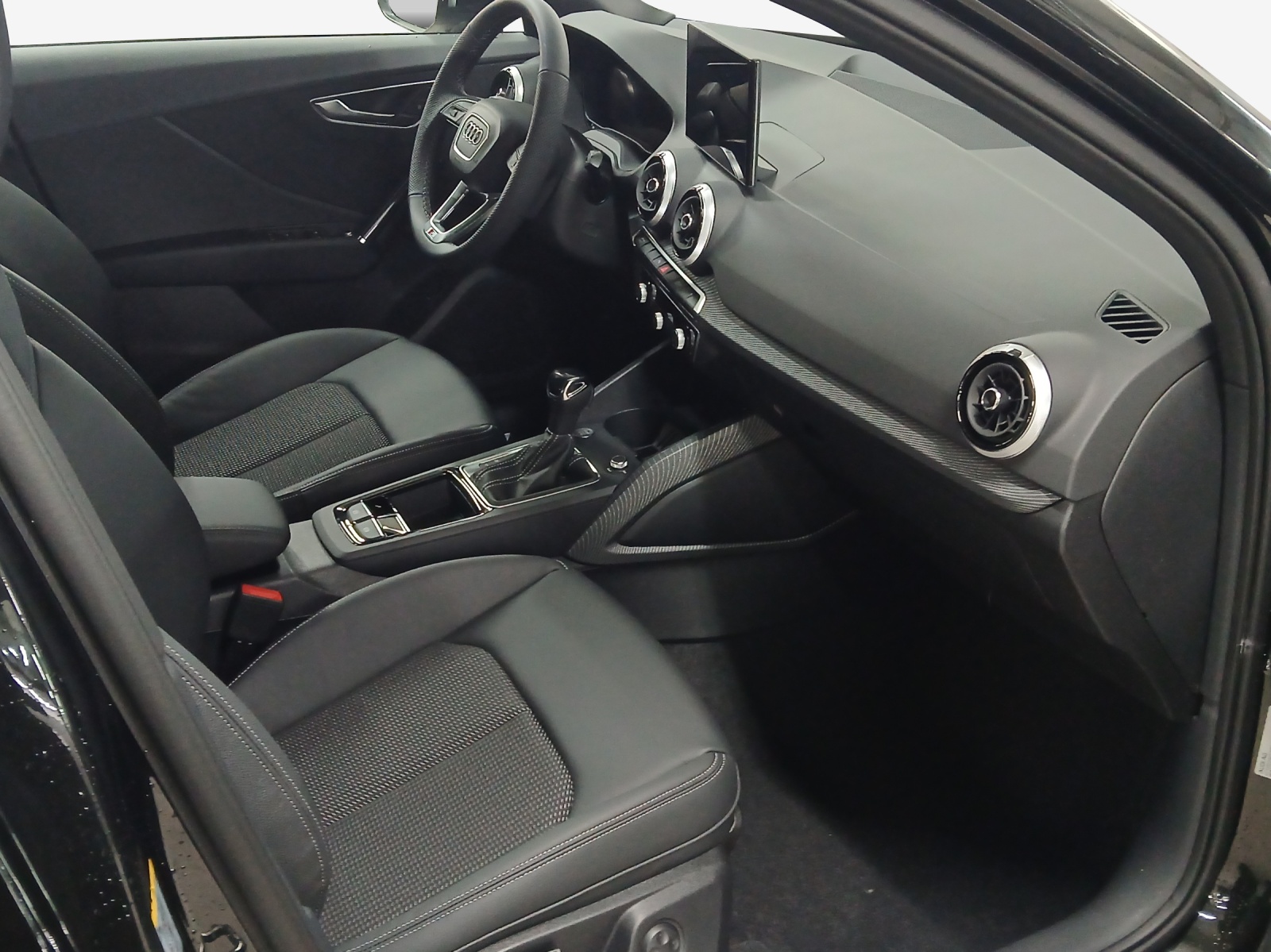 AUDI Q2 35 TFSI advanced S-tronic-image-13