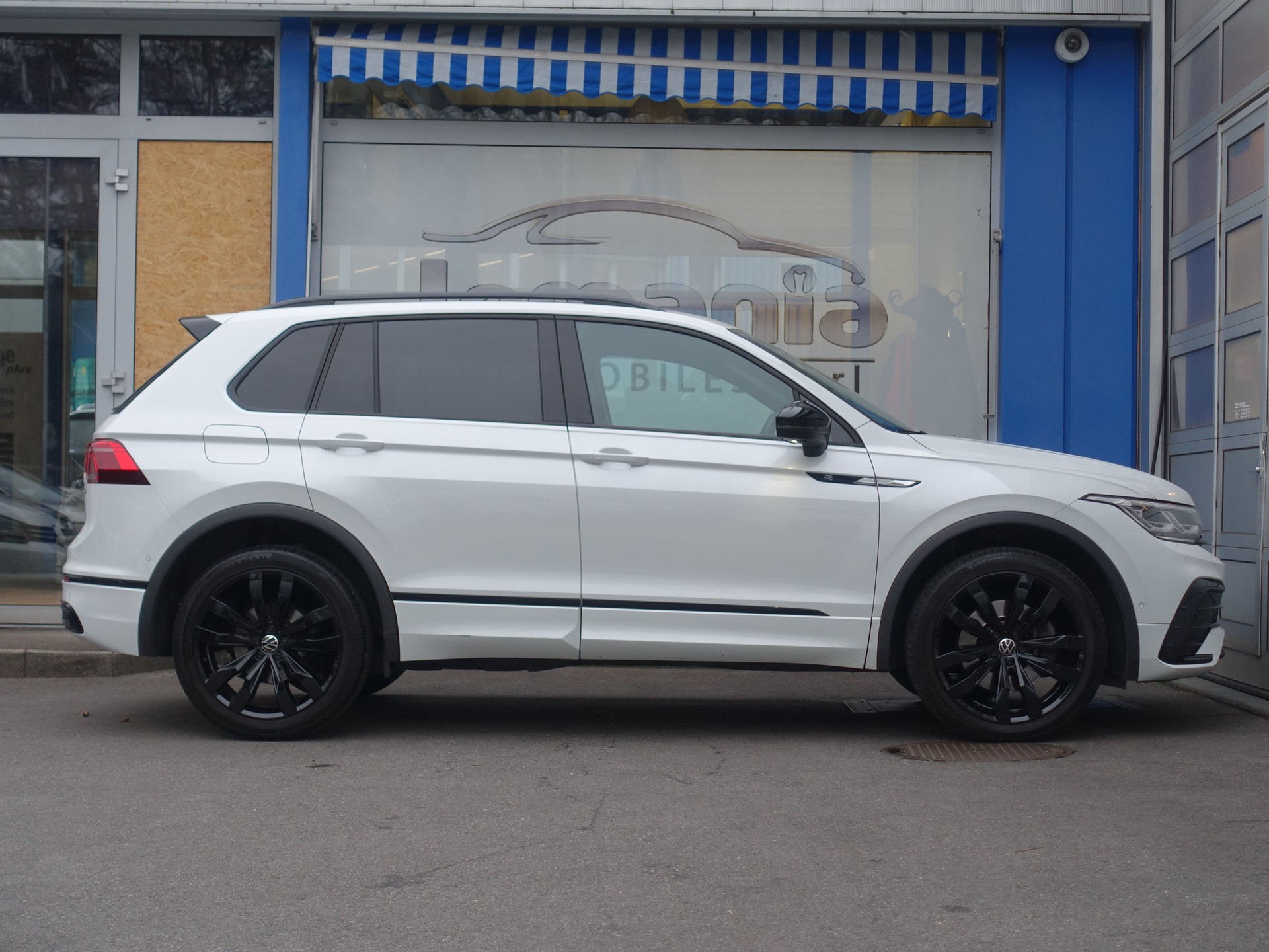 VW Tiguan 2.0TSI R-Line 4Motion DSG-image-7