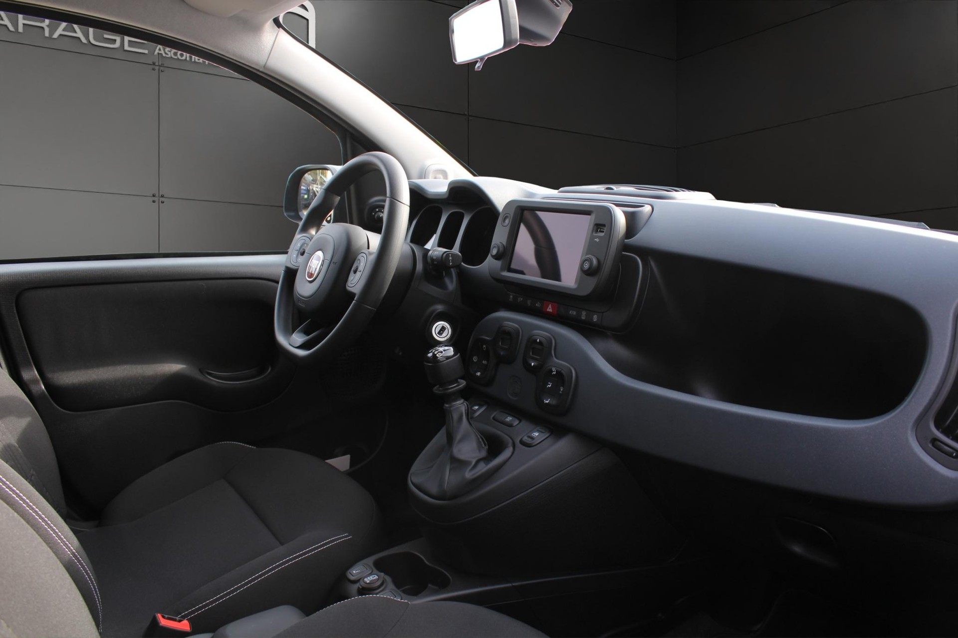 FIAT Panda 1.0 Hybrid City Life-image-8