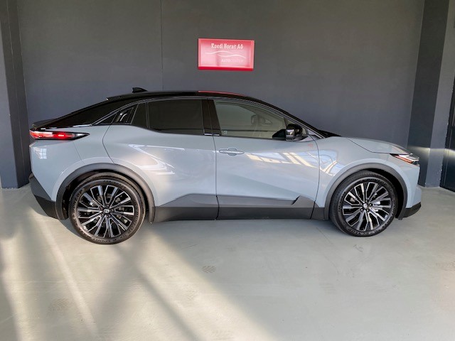TOYOTA C-HR+ Premium AWD-image-3
