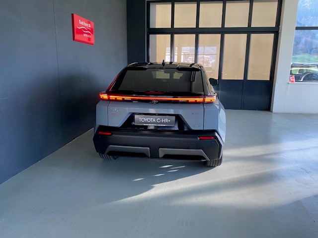 TOYOTA C-HR+ Premium AWD-image-5
