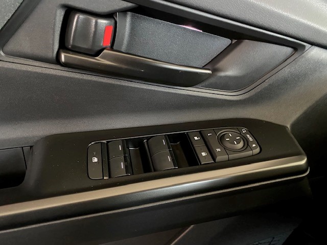 TOYOTA C-HR+ Premium AWD-image-14