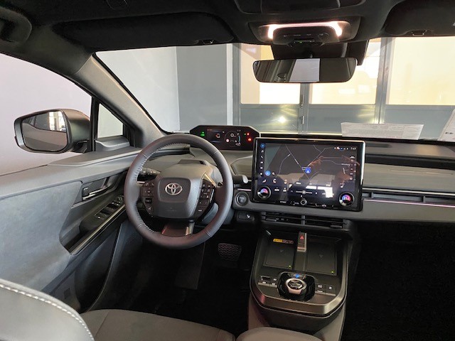 TOYOTA C-HR+ Premium AWD-image-9