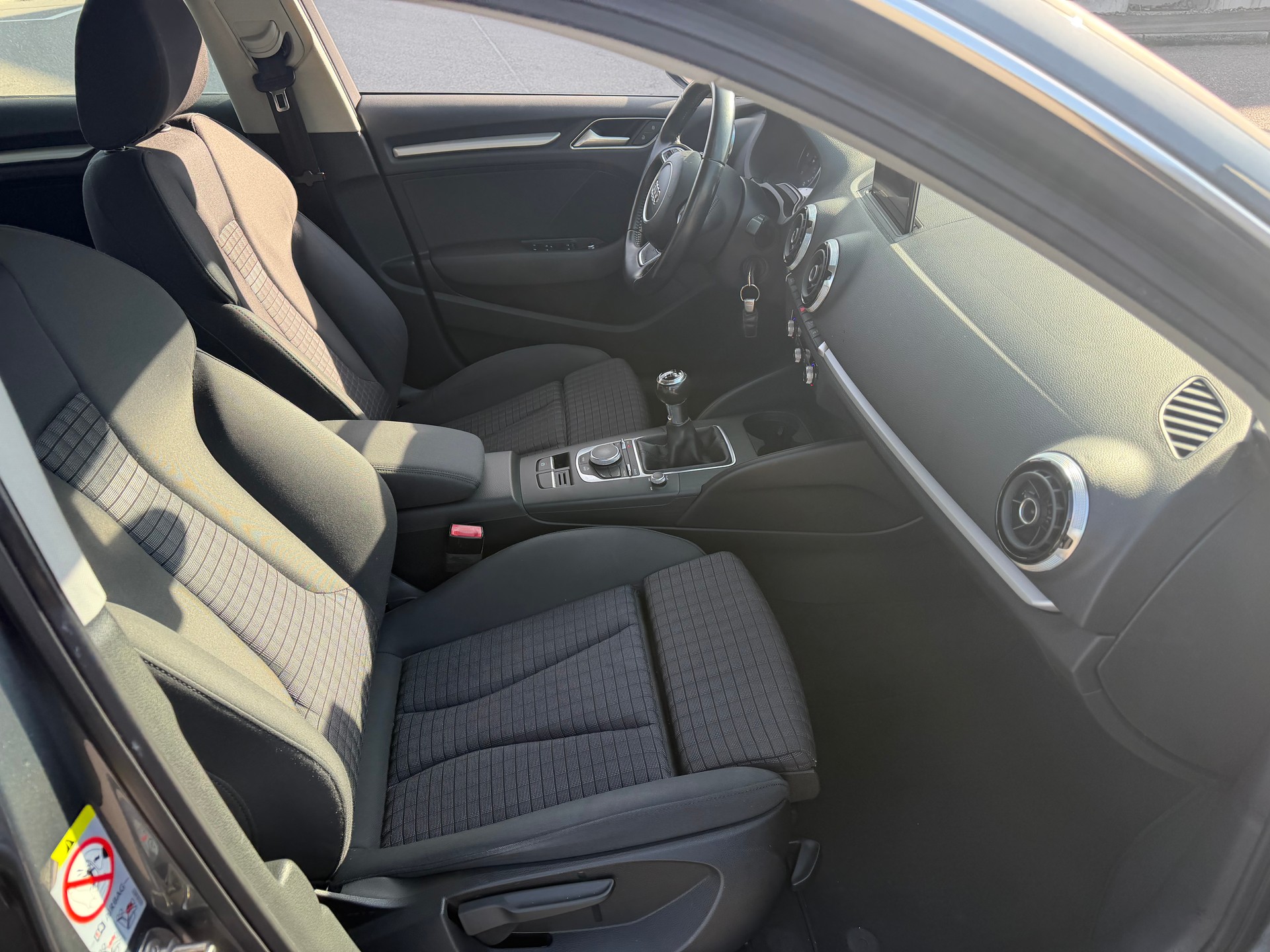 AUDI A3 Sportback 2.0 TDI Ambition-image-6