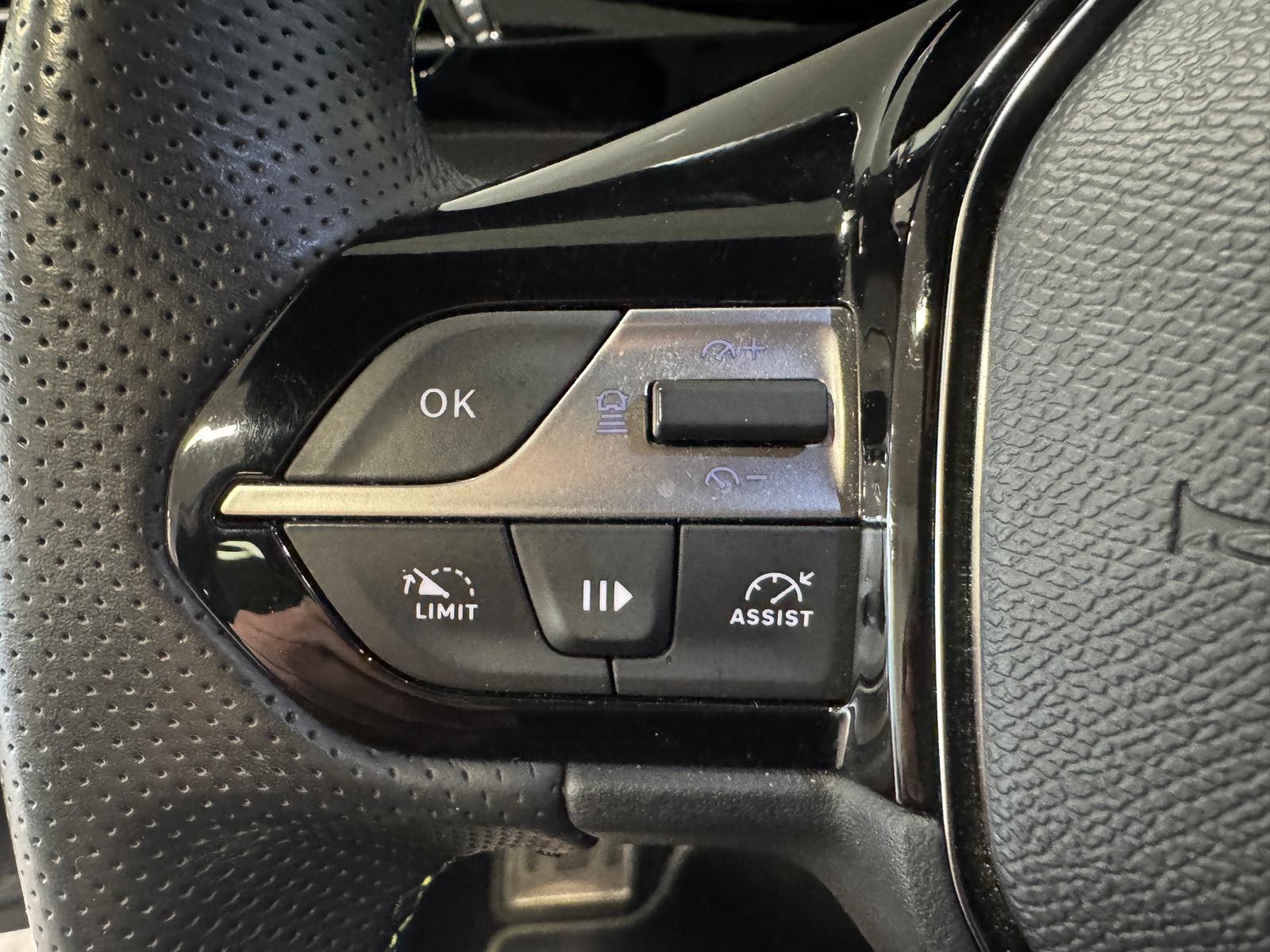 PEUGEOT 308 1.5 BlueHDi GT Pack-image-14