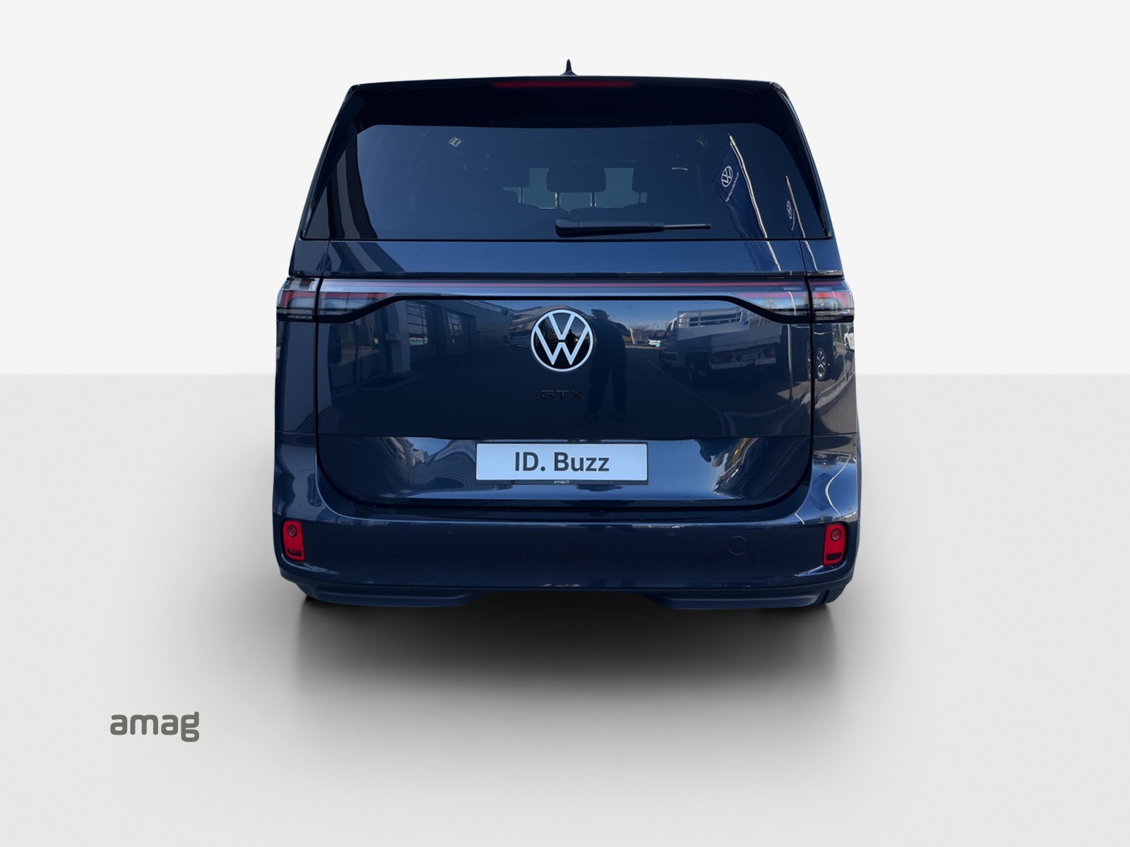 VW ID.Buzz LWB GTX 4 Motion-image-5