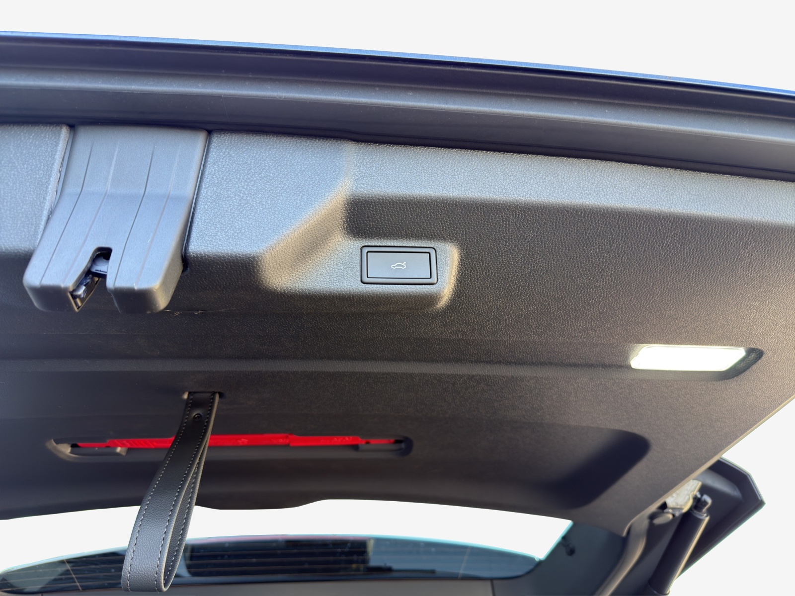 VW ID.Buzz LWB GTX 4 Motion-image-9