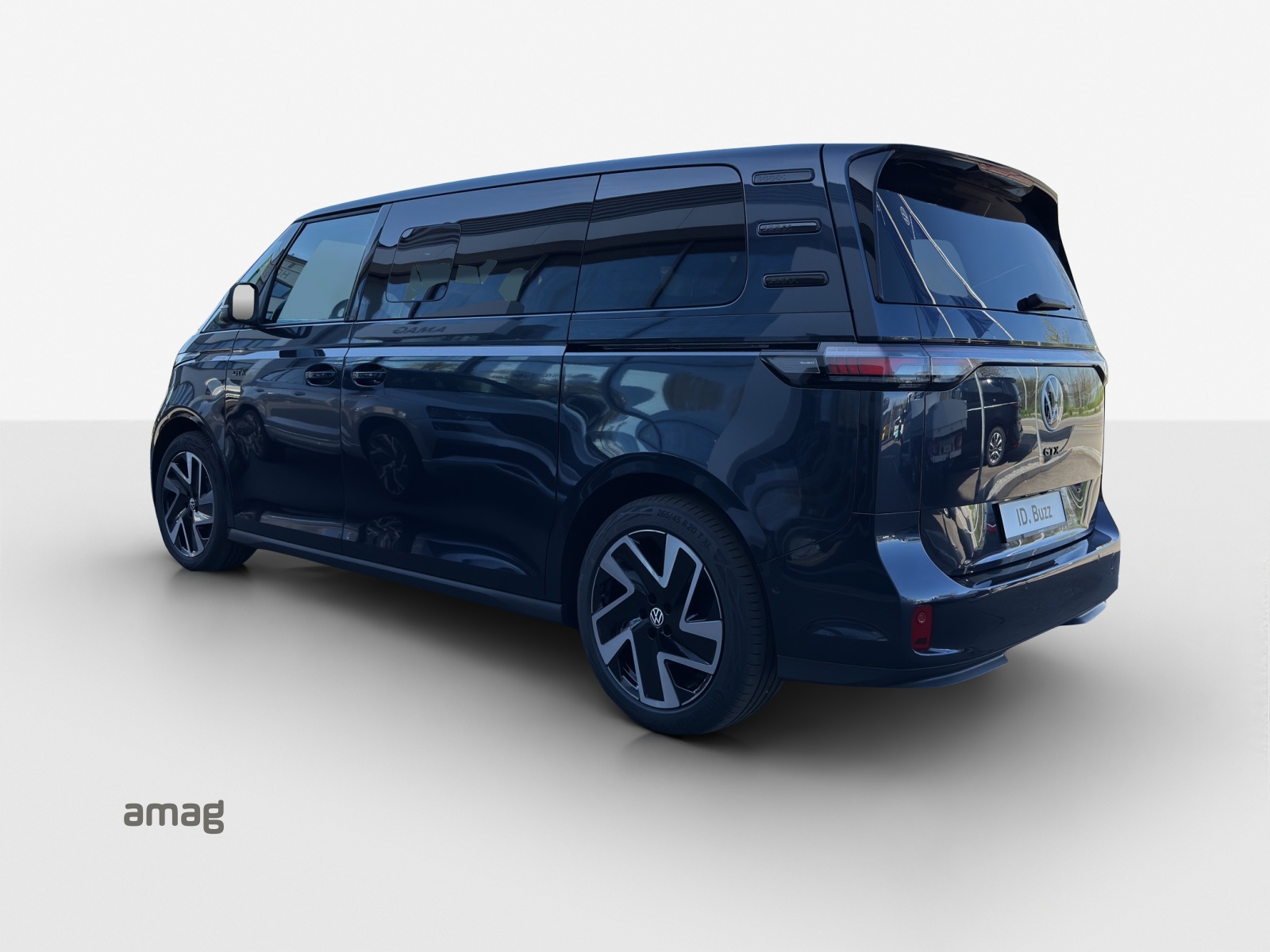 VW ID.Buzz LWB GTX 4 Motion-image-4