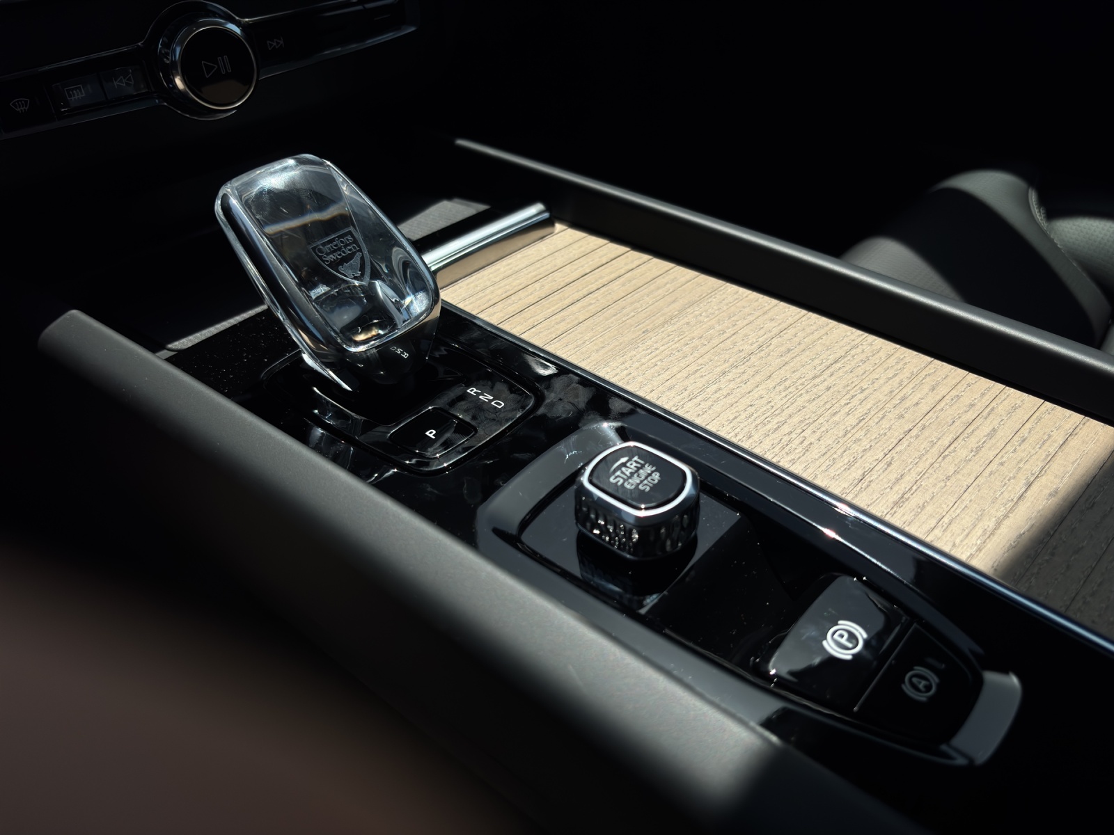 VOLVO XC60 2.0 T8 TE Ultra Dark eAWD 0,00% Leasing-image-15