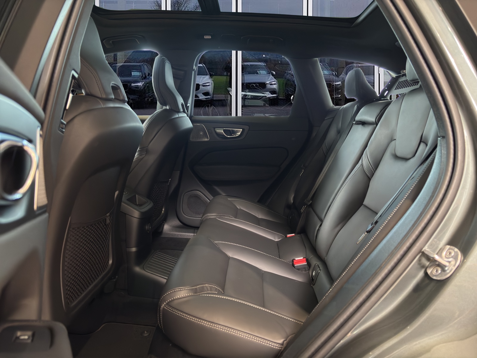 VOLVO XC60 2.0 T8 TE Ultra Dark eAWD 0,00% Leasing-image-12