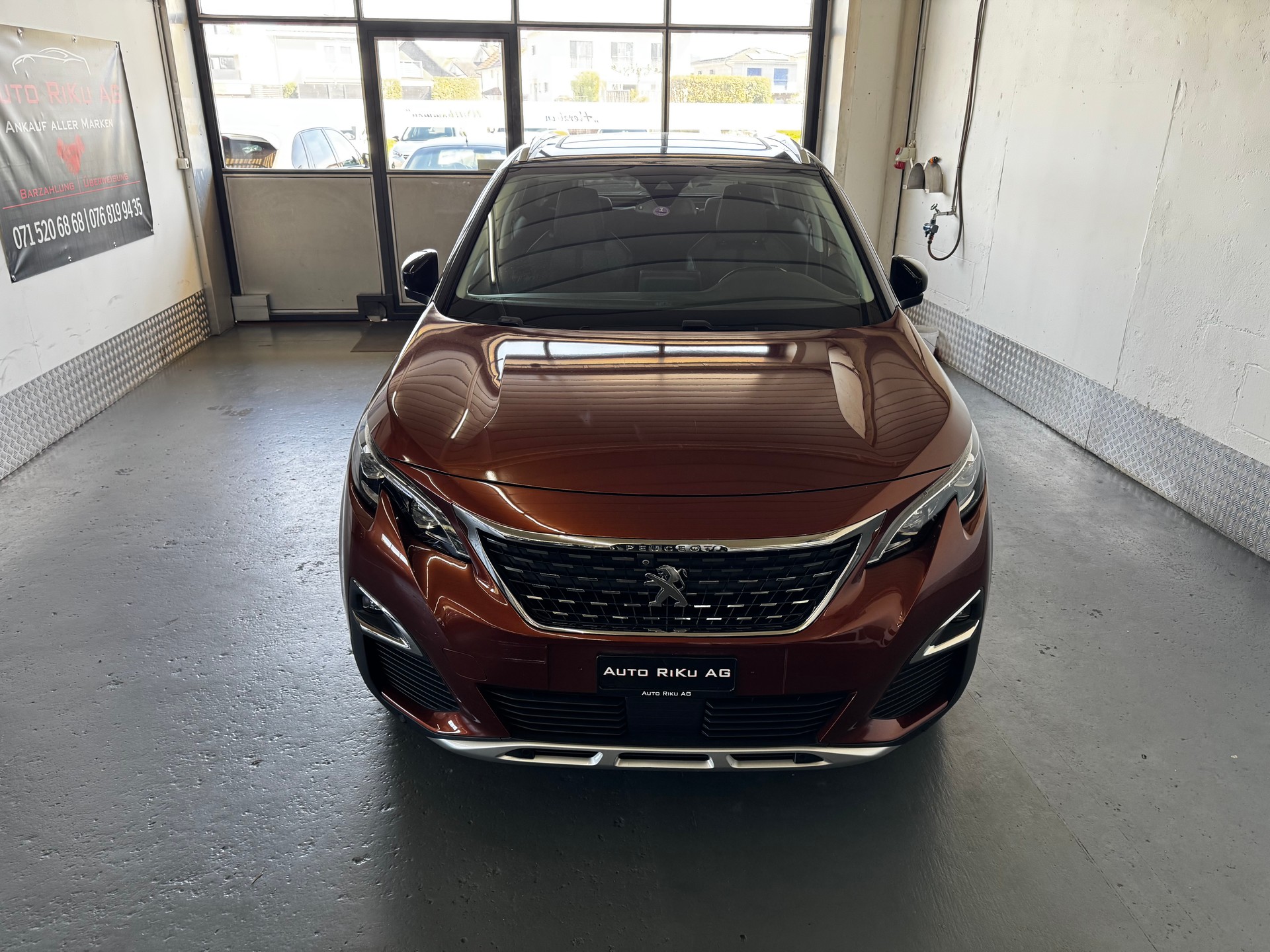 PEUGEOT 3008 1.2 PureTech Business Line-image-3