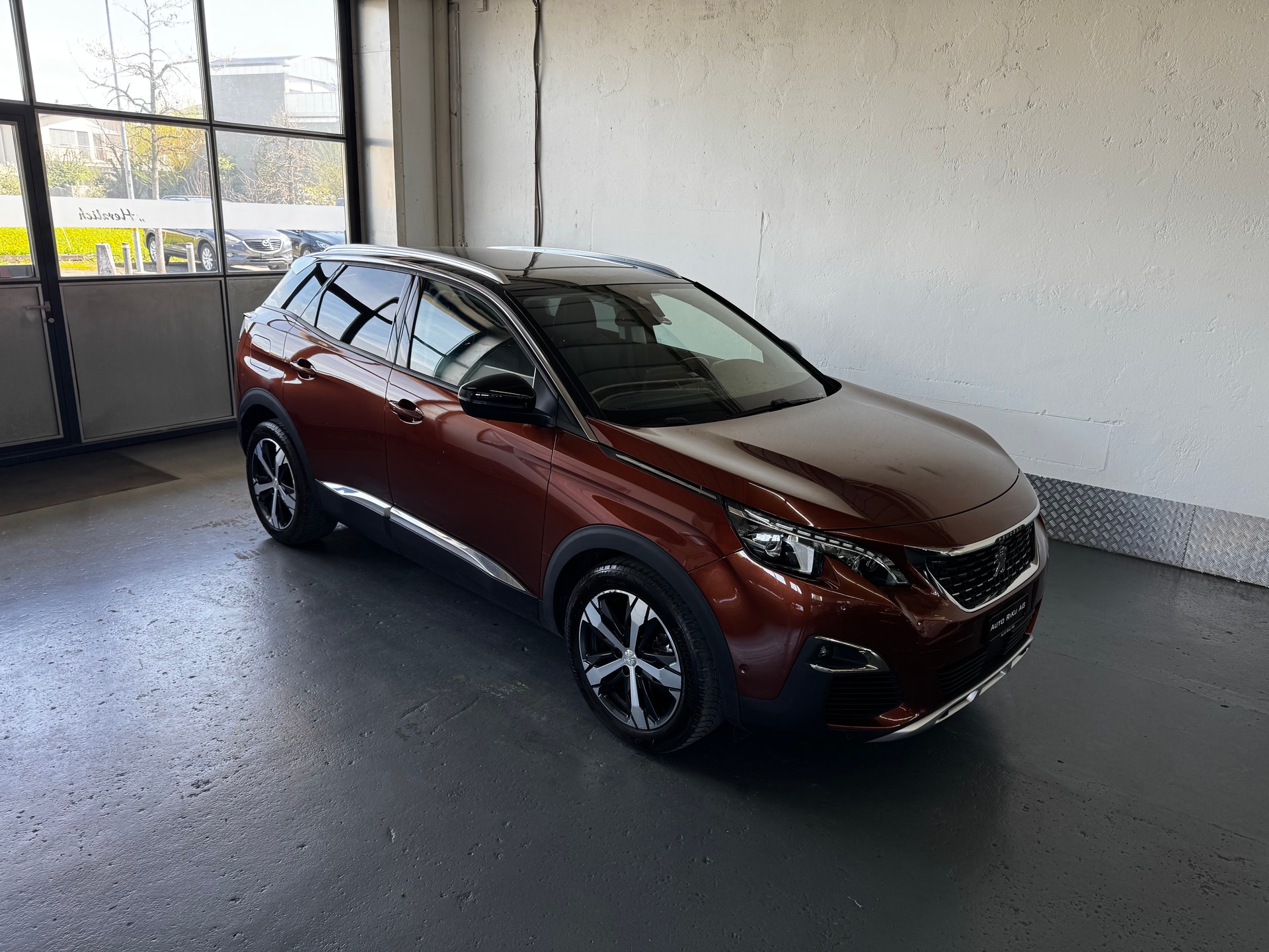 PEUGEOT 3008 1.2 PureTech Business Line-image-0