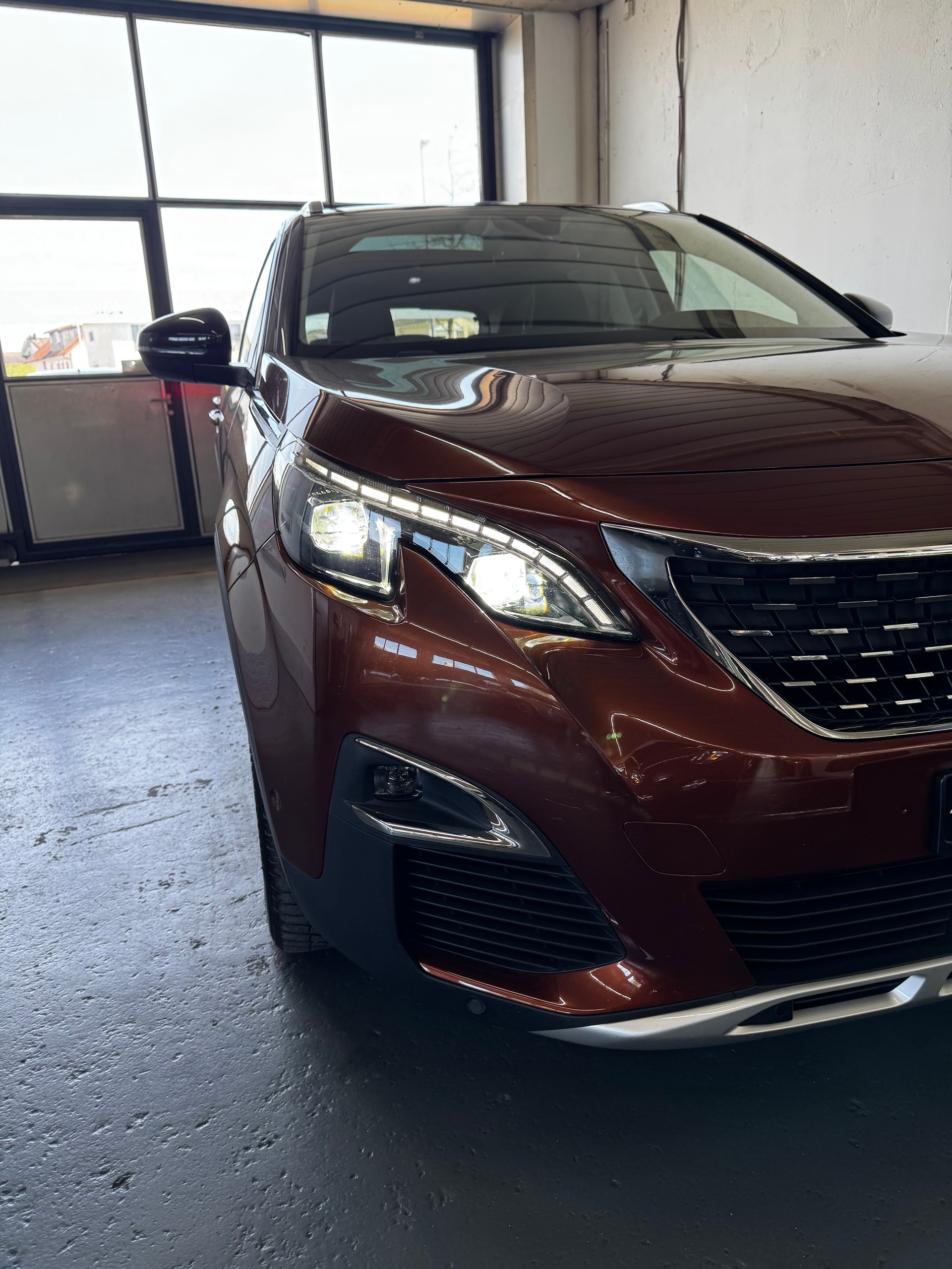 PEUGEOT 3008 1.2 PureTech Business Line-image-2