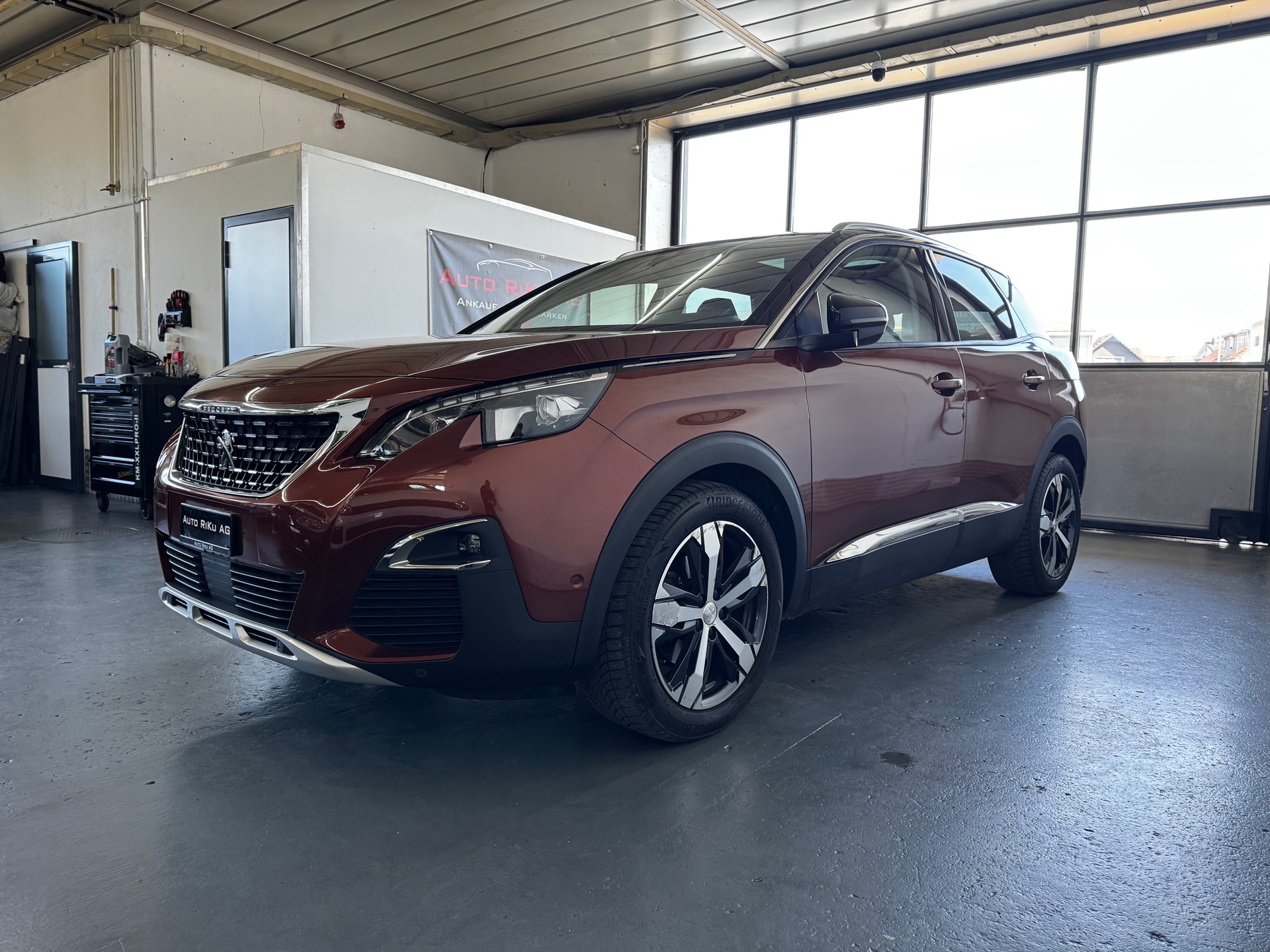 PEUGEOT 3008 1.2 PureTech Business Line-image-7