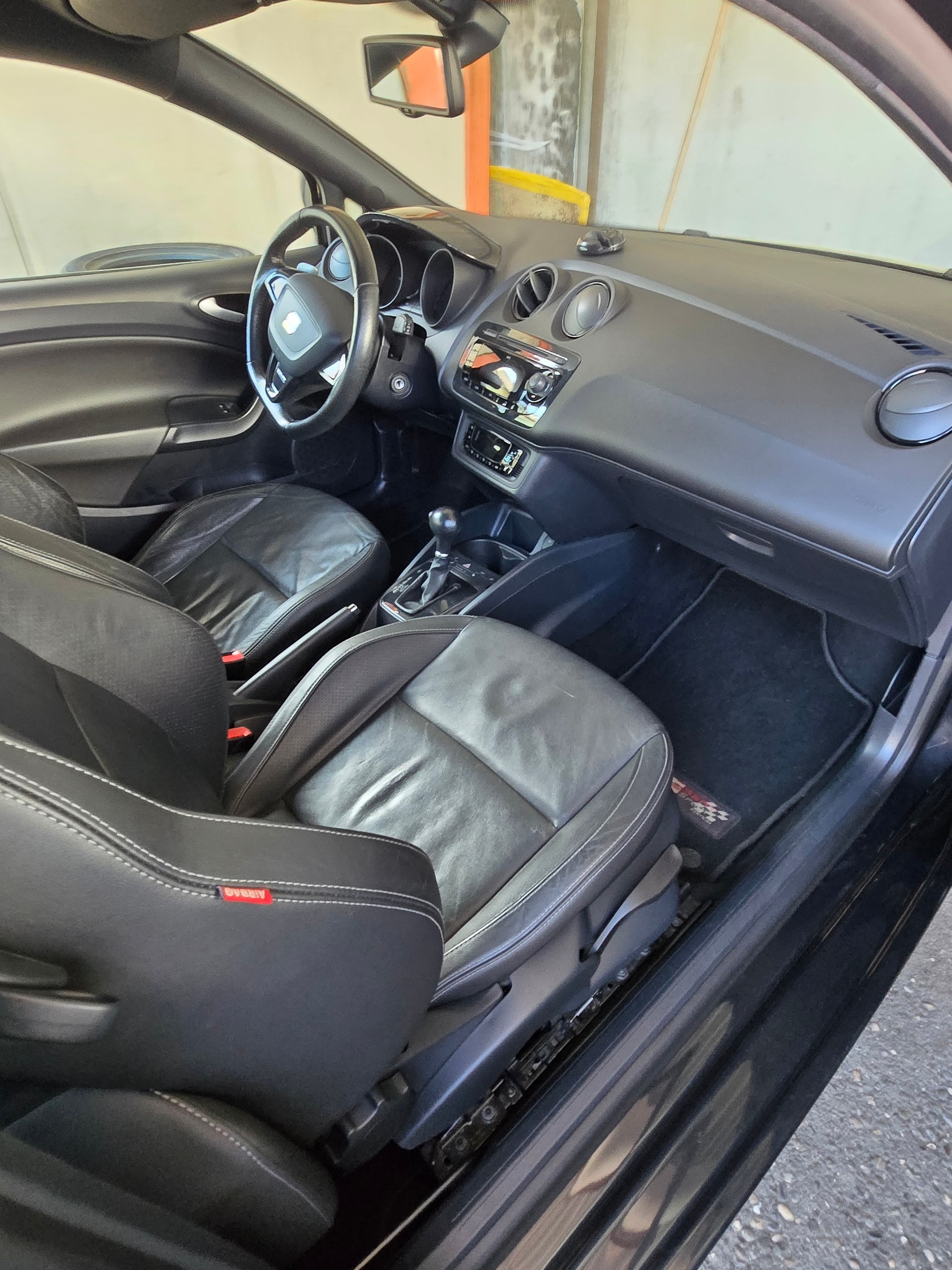 SEAT Ibiza SC 1.4 TSI Cupra R210 Swiss Racing DSG / Frisch ab Mfk-image-13