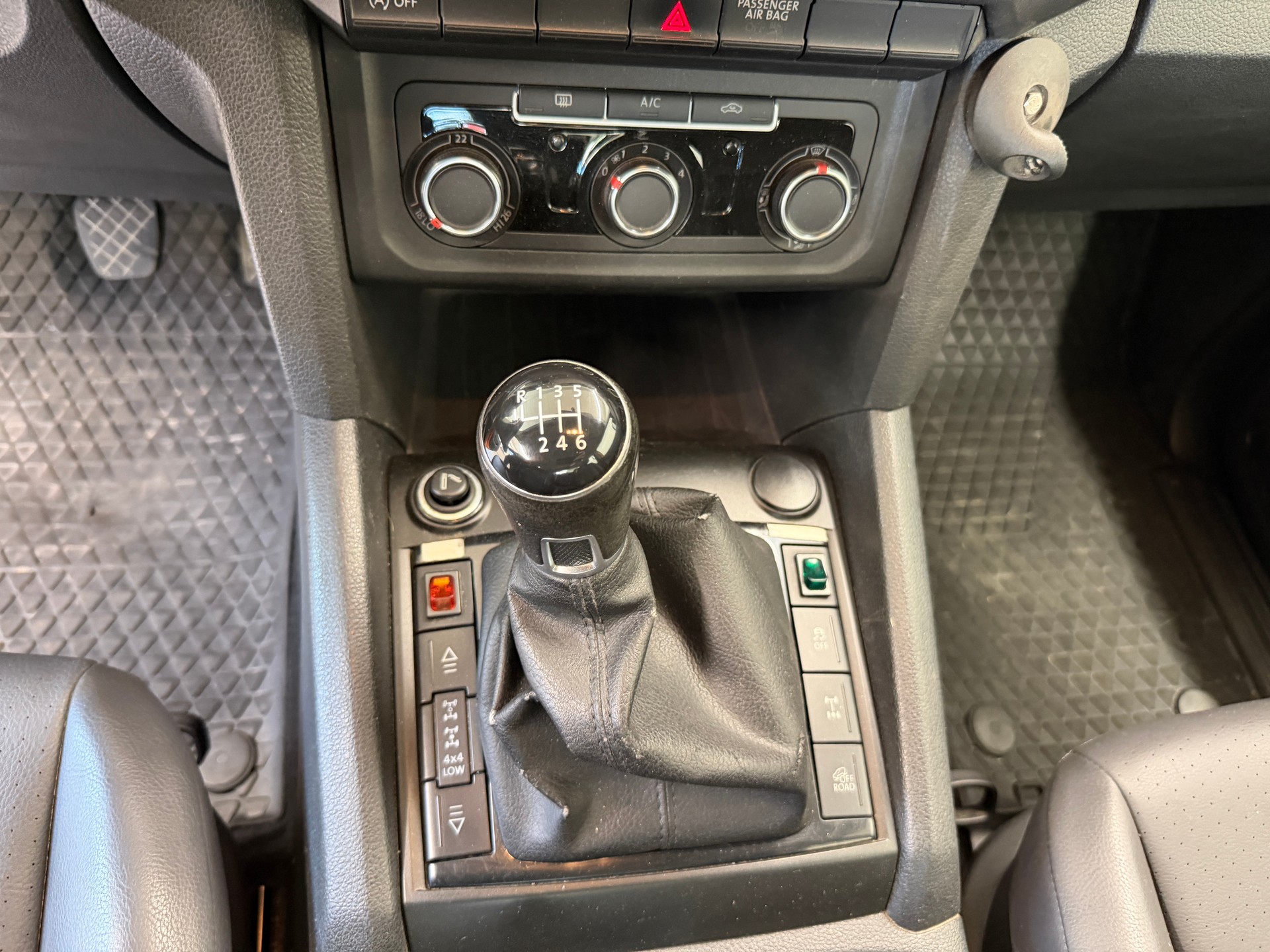 VW Amarok 3.0TDI 4Motion 6-Gang-image-12