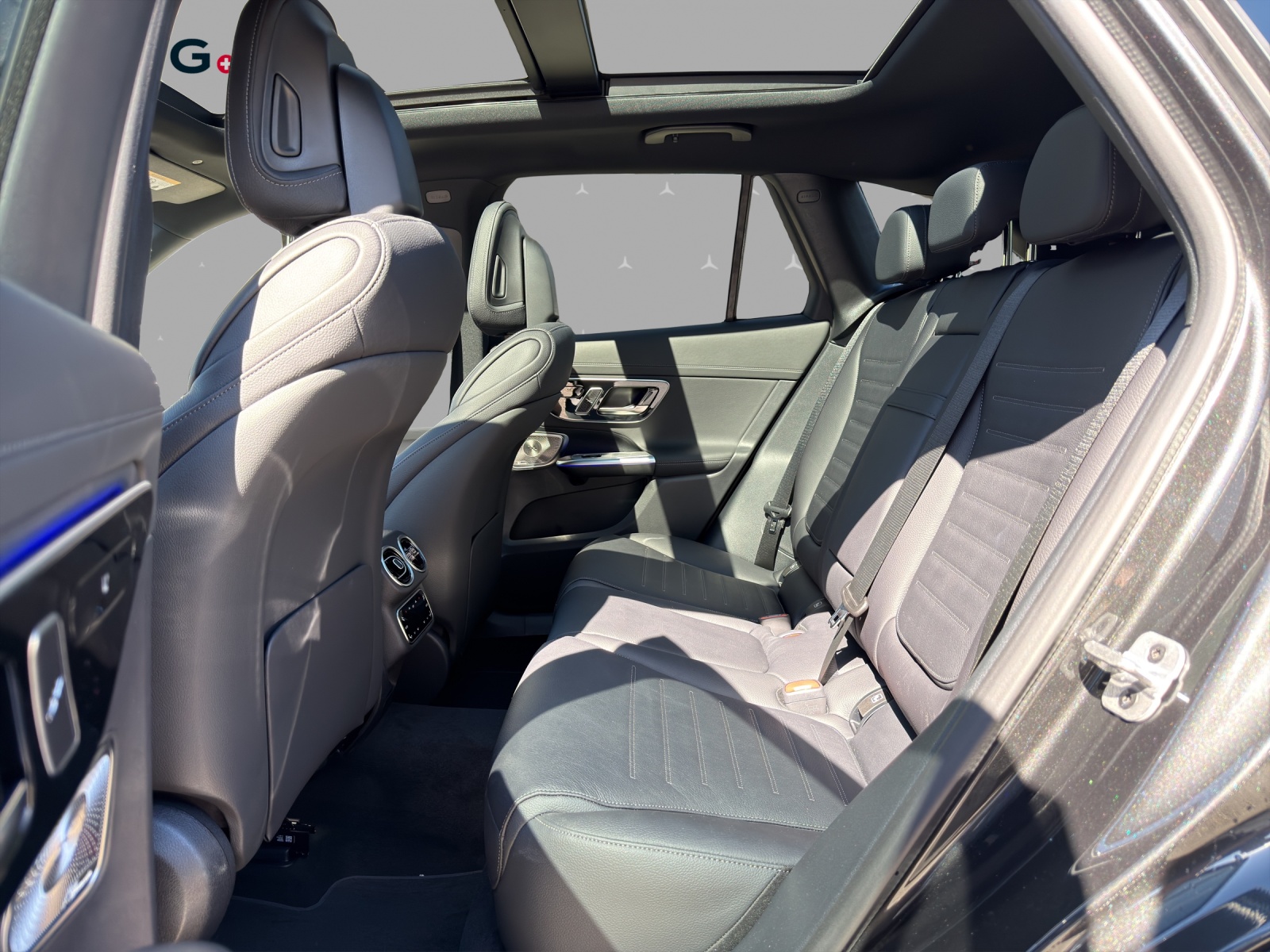MERCEDES-BENZ GLC 300 de 4Matic EQ Star 9G-Tronic-image-13
