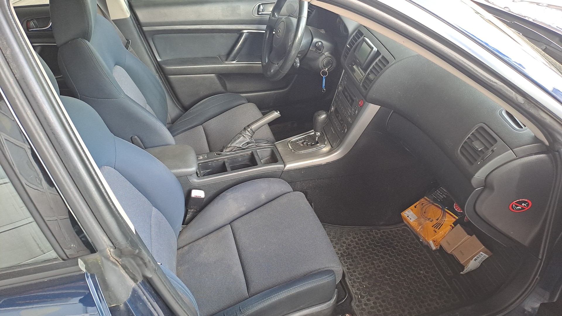 SUBARU Legacy 2.0i AWD Swiss-image-10