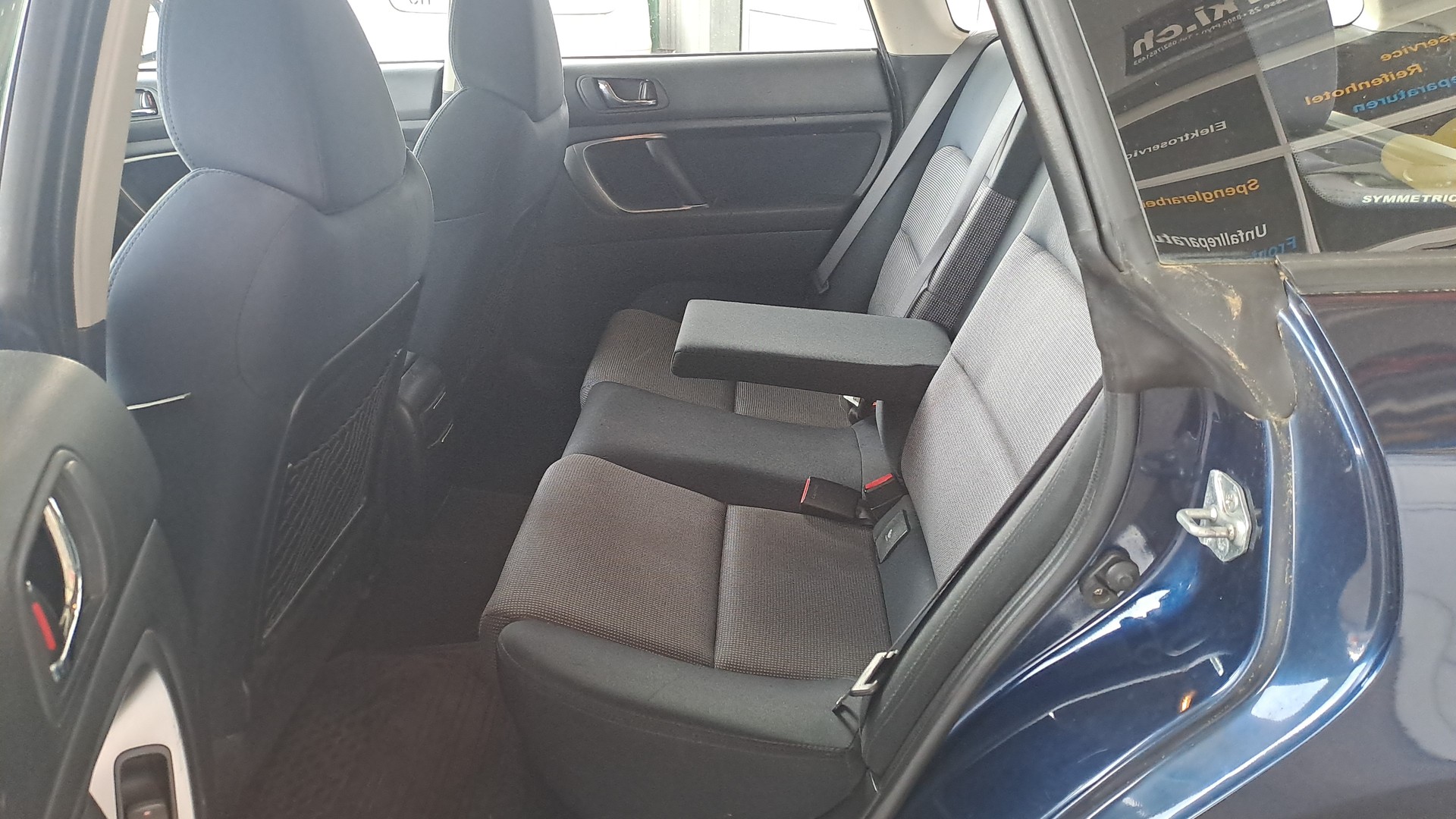 SUBARU Legacy 2.0i AWD Swiss-image-12