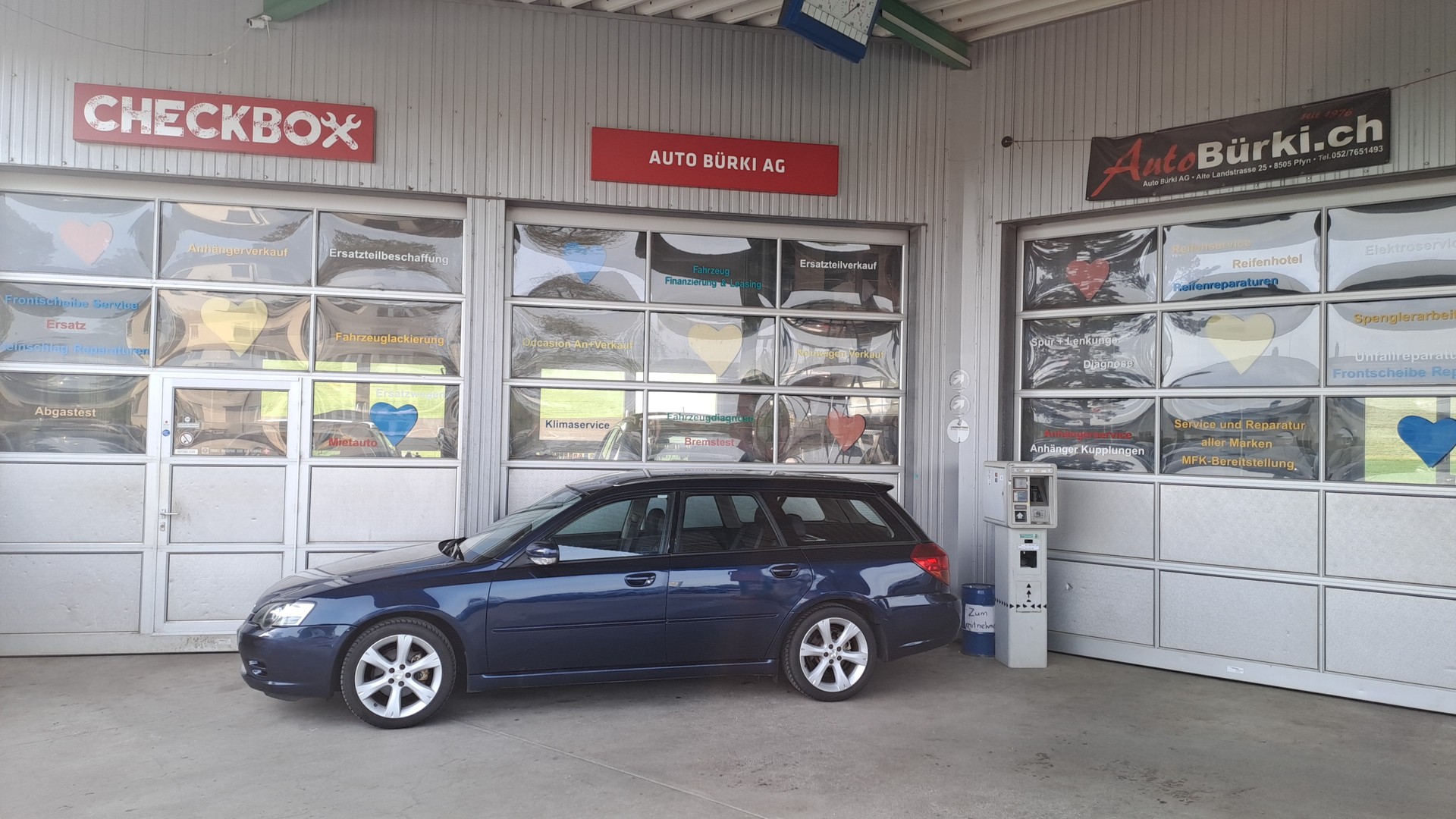 SUBARU Legacy 2.0i AWD Swiss-image-1
