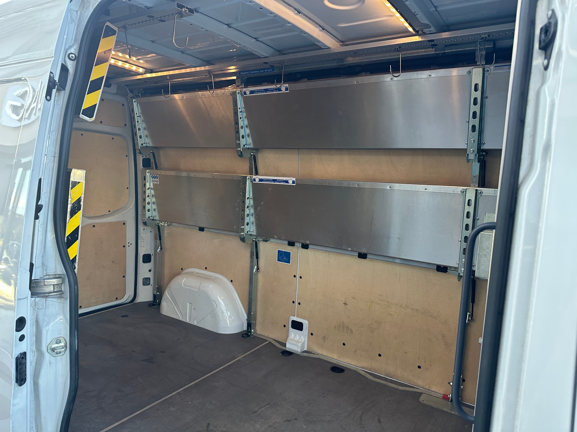 MERCEDES-BENZ Sprinter 315 CDI Standard Worker 9G-TRONIC FWD-image-4