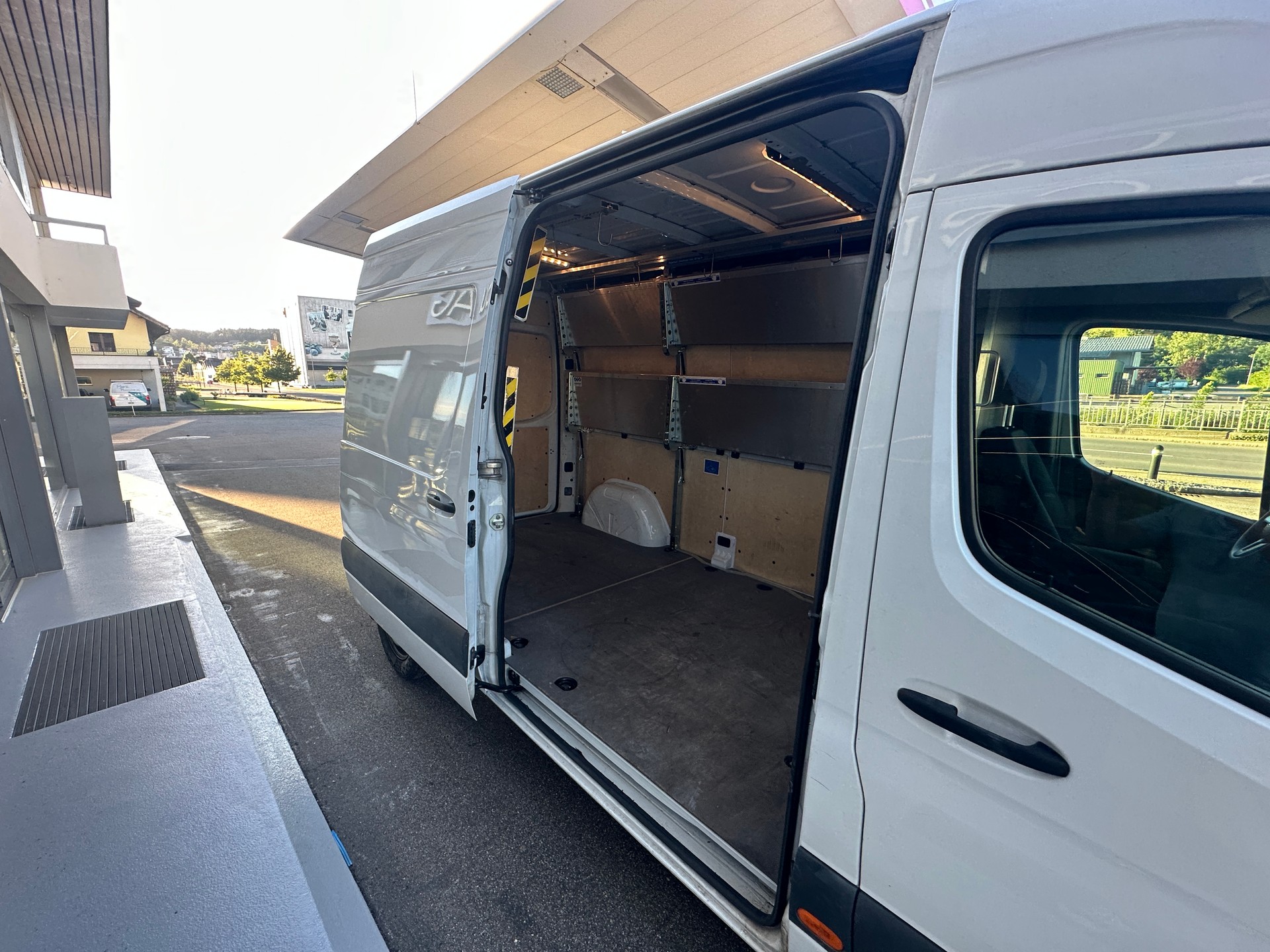MERCEDES-BENZ Sprinter 315 CDI Standard Worker 9G-TRONIC FWD-image-6