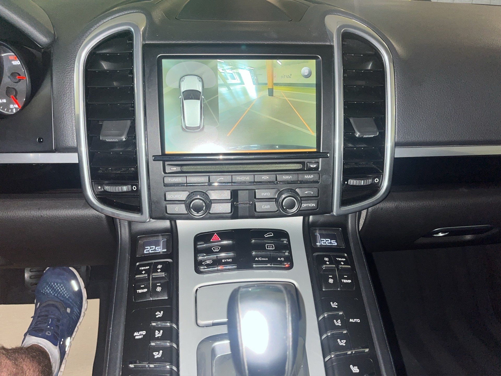 PORSCHE Cayenne-image-11