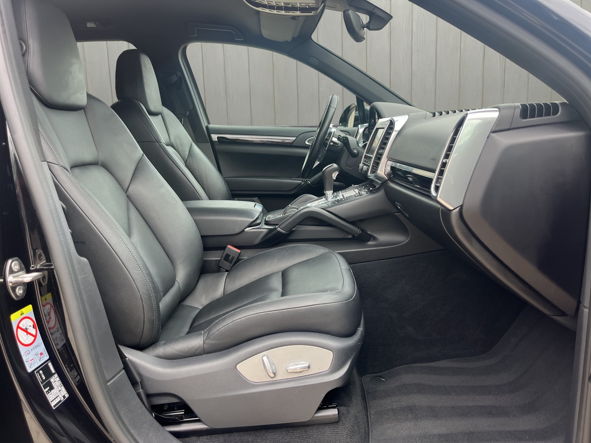 PORSCHE Cayenne-image-13
