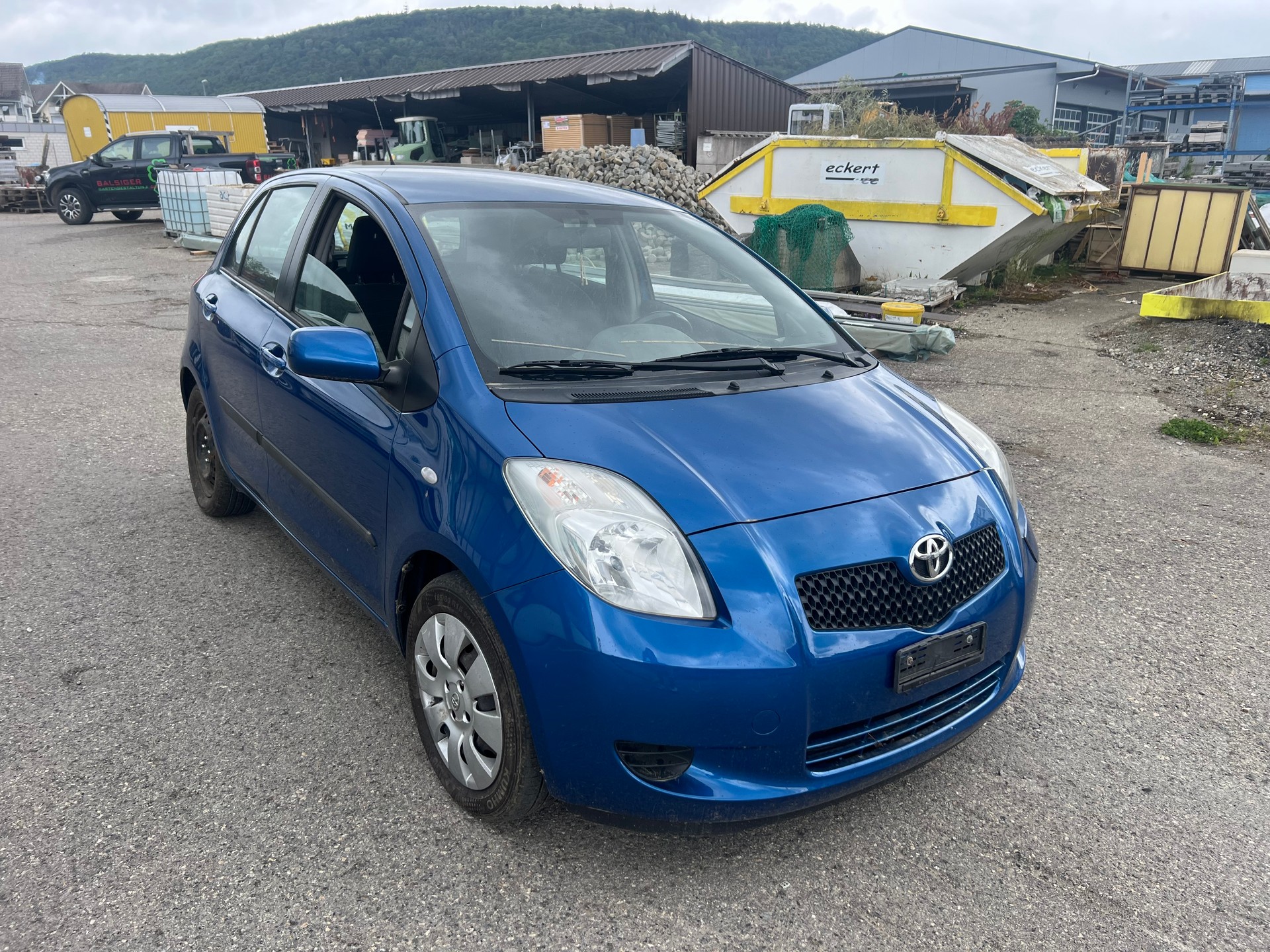 TOYOTA Yaris 1.3 Linea Sol