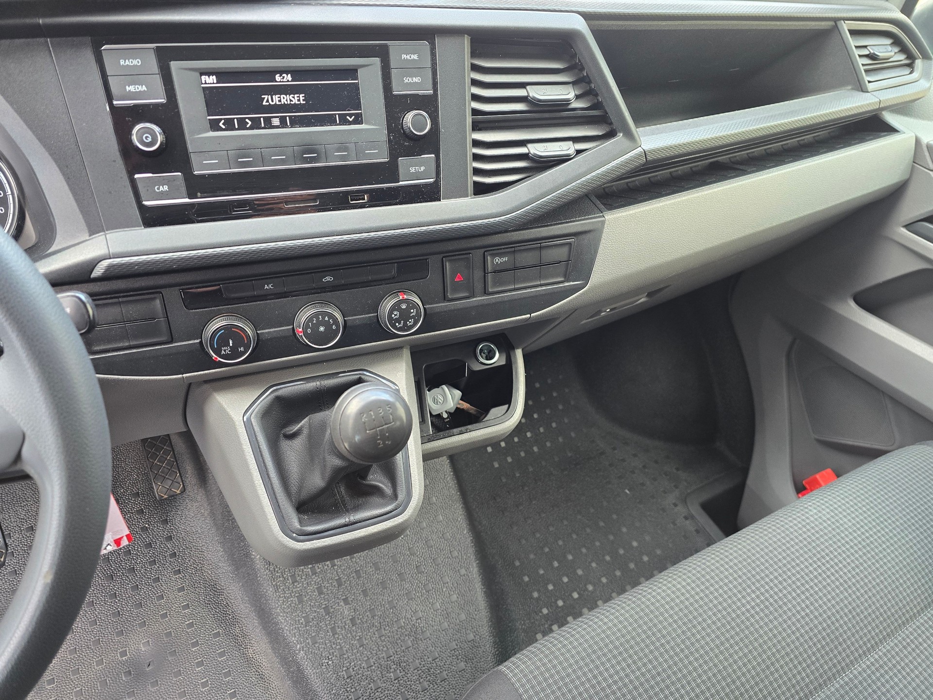 VW T6.1 California T6.1 2.0 TDI-image-10