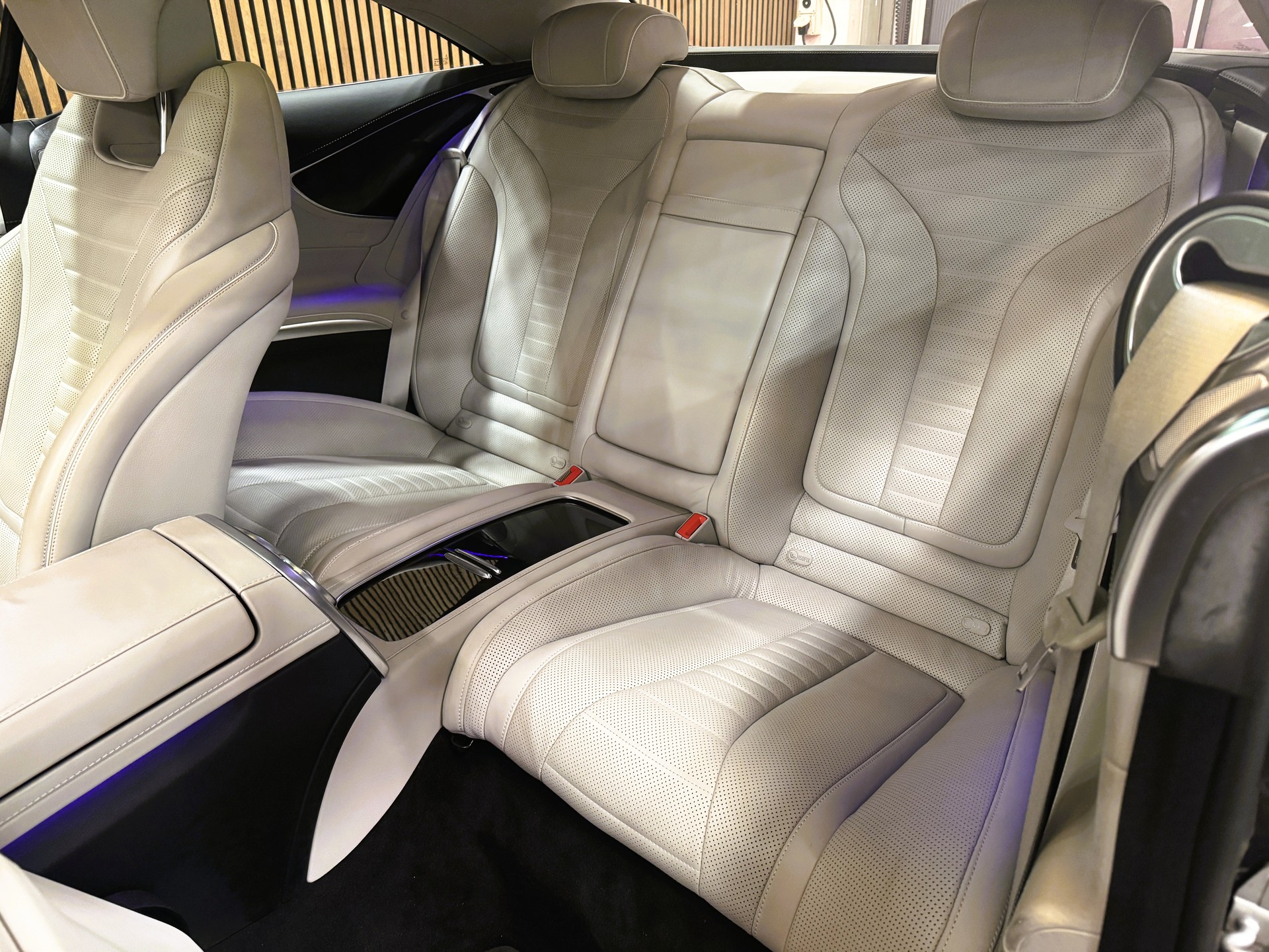 MERCEDES-BENZ S 500 Coupé 4Matic 7G-Tronic-image-21