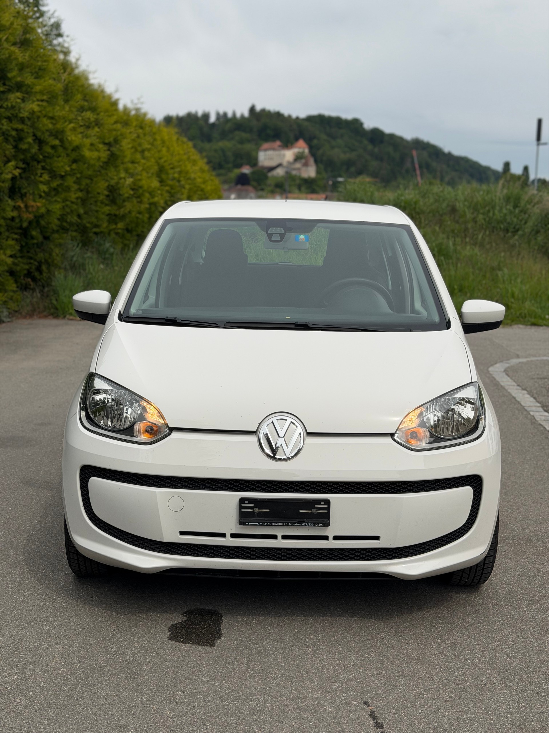 VW Up 1.0 BMT day & night-showroom-element-1
